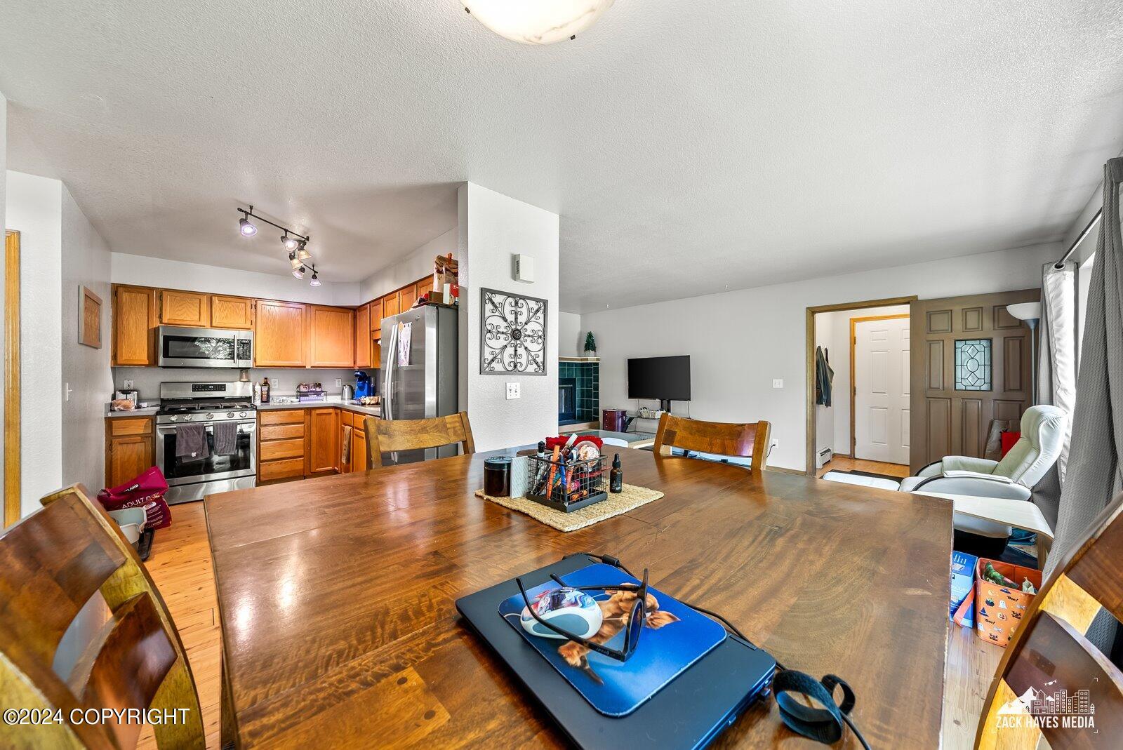 356/358 Egavik Drive