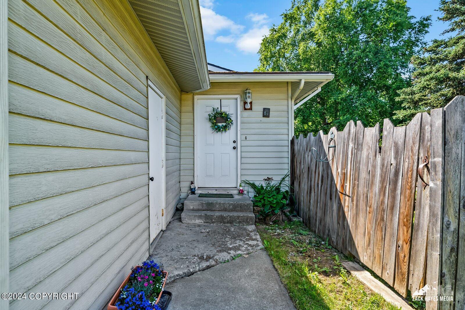 356/358 Egavik Drive