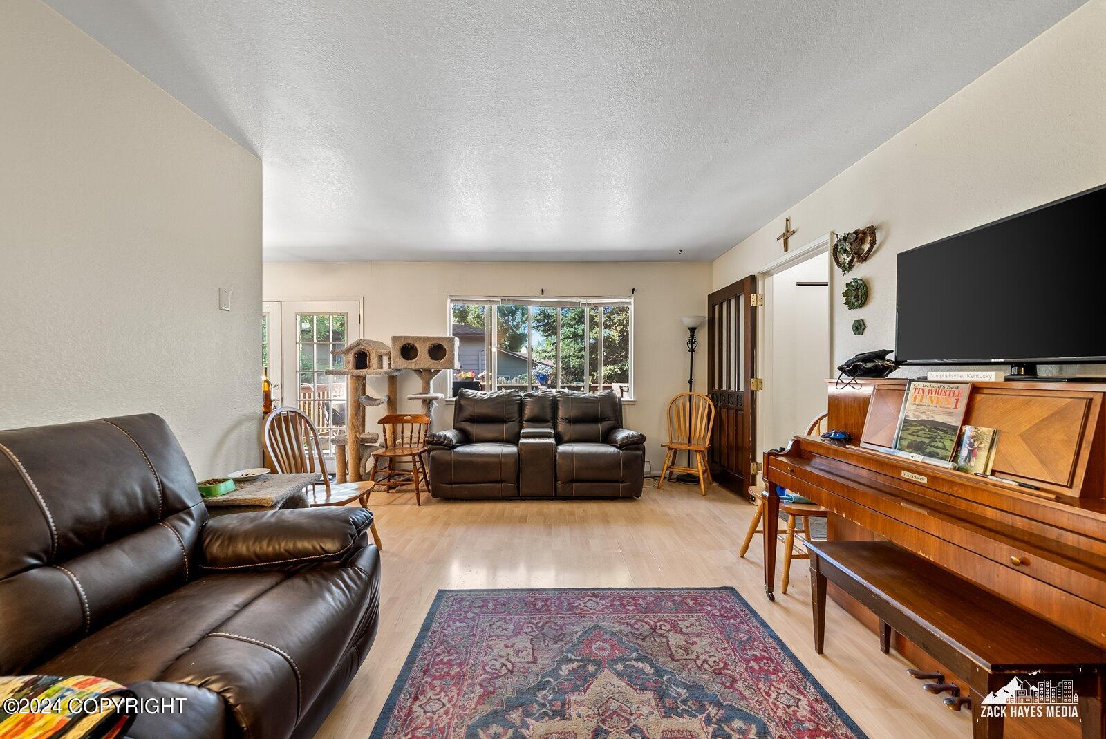 356/358 Egavik Drive