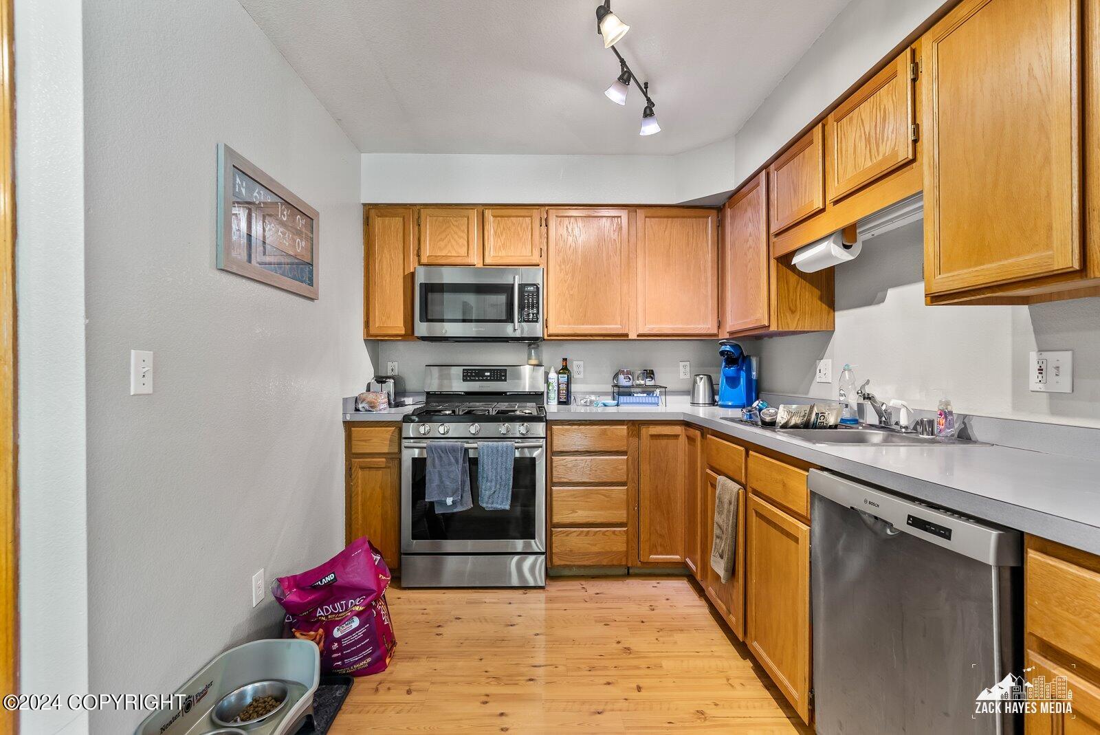 356/358 Egavik Drive