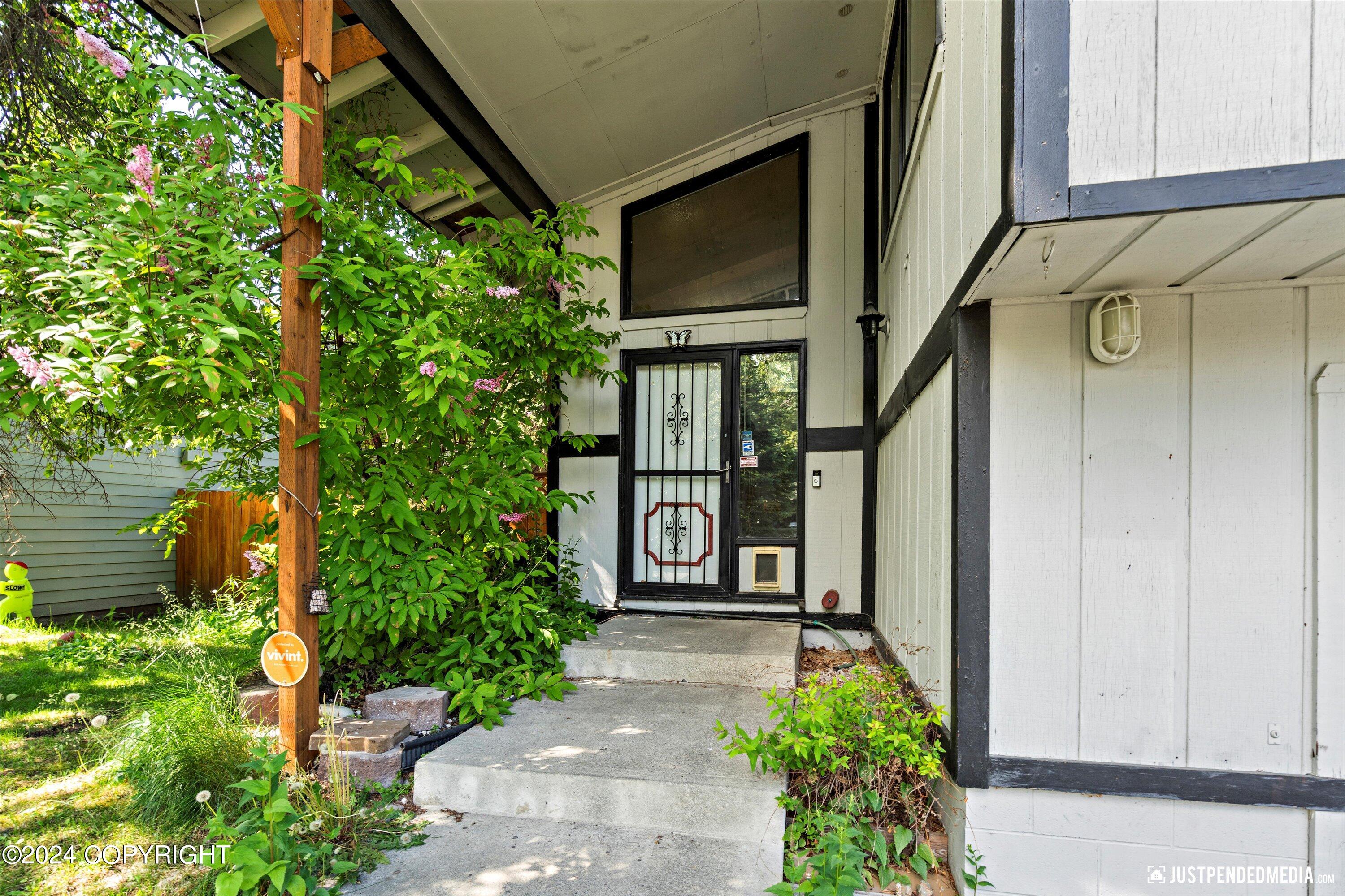 2454 Tulane Street