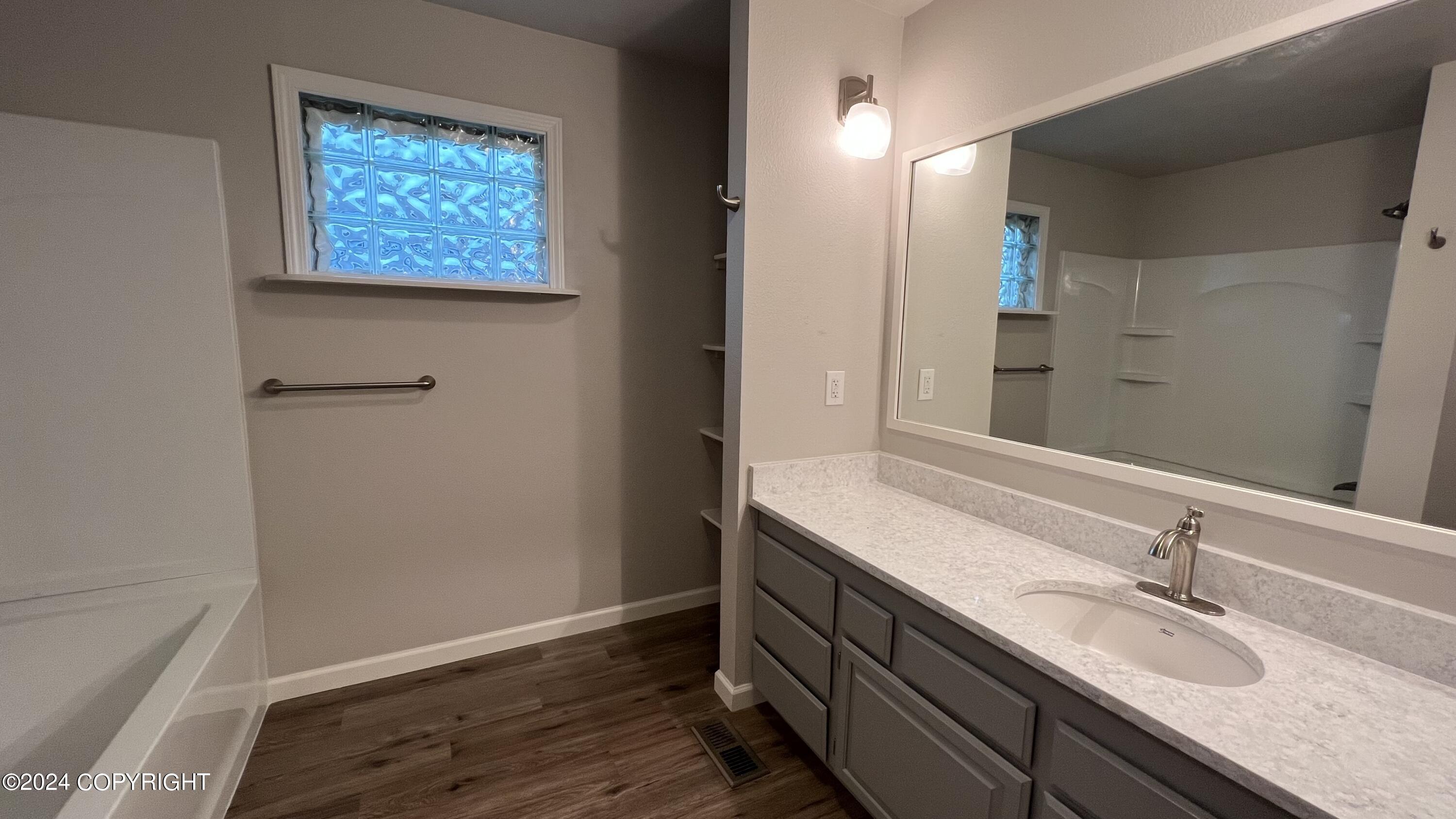 16618 Eleonora Street