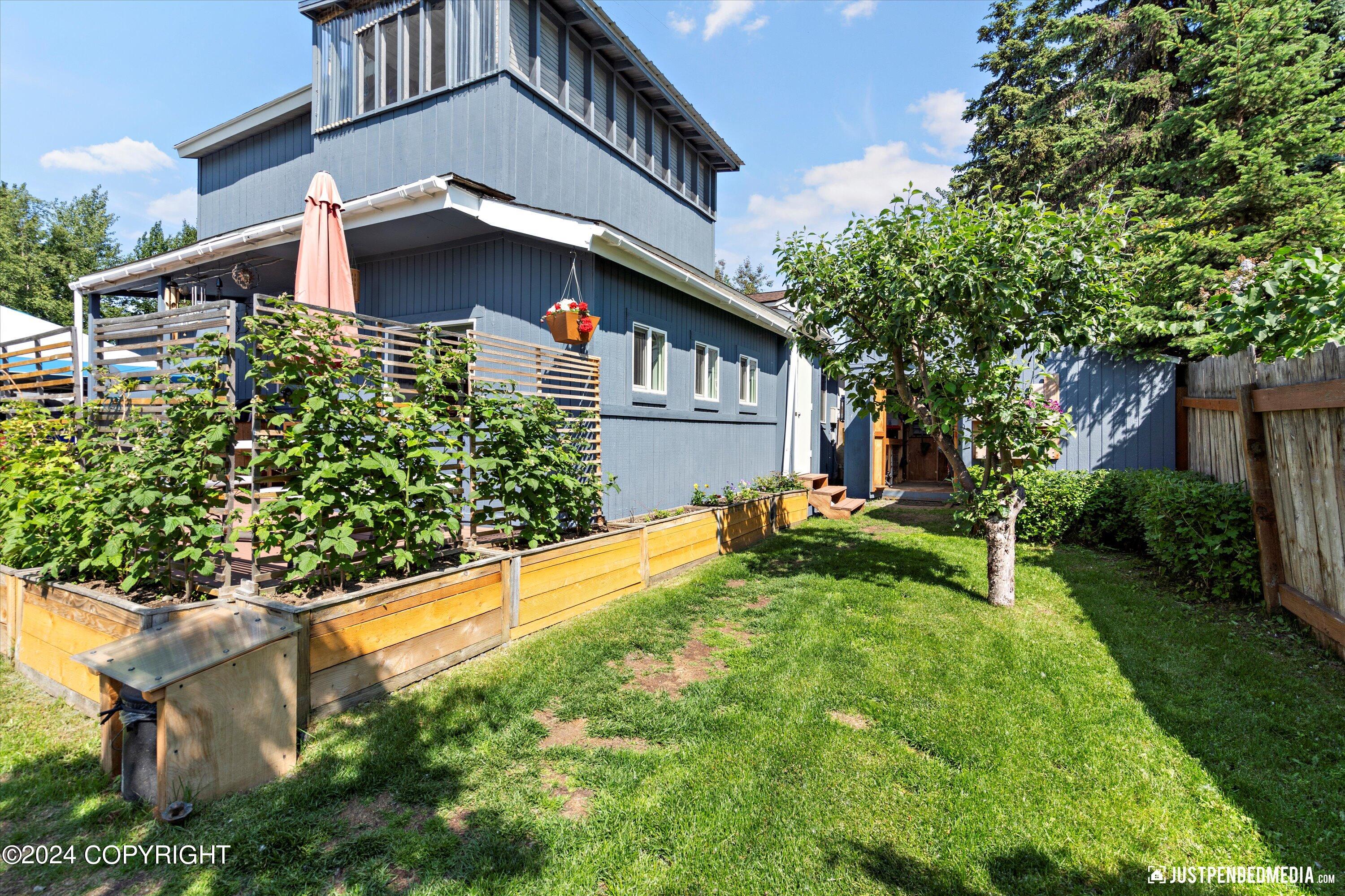 8143 Harvest Circle