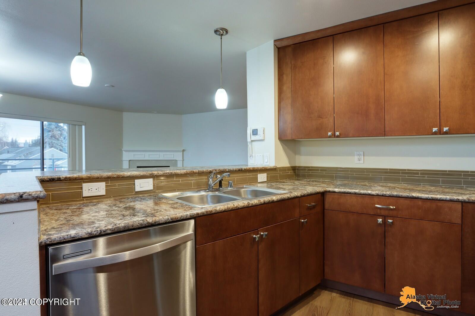 1032 W 11th Avenue # 101