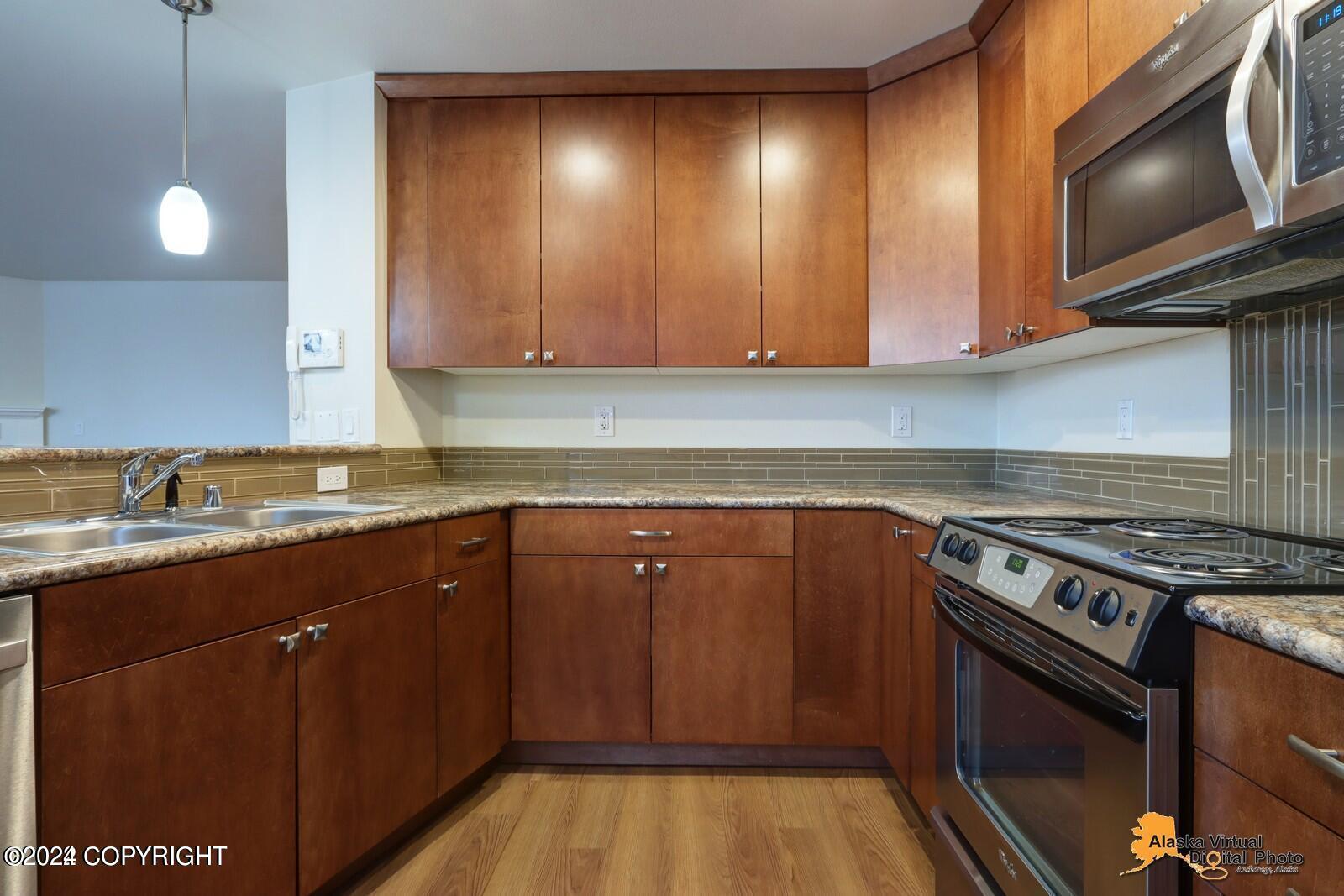 1032 W 11th Avenue # 101