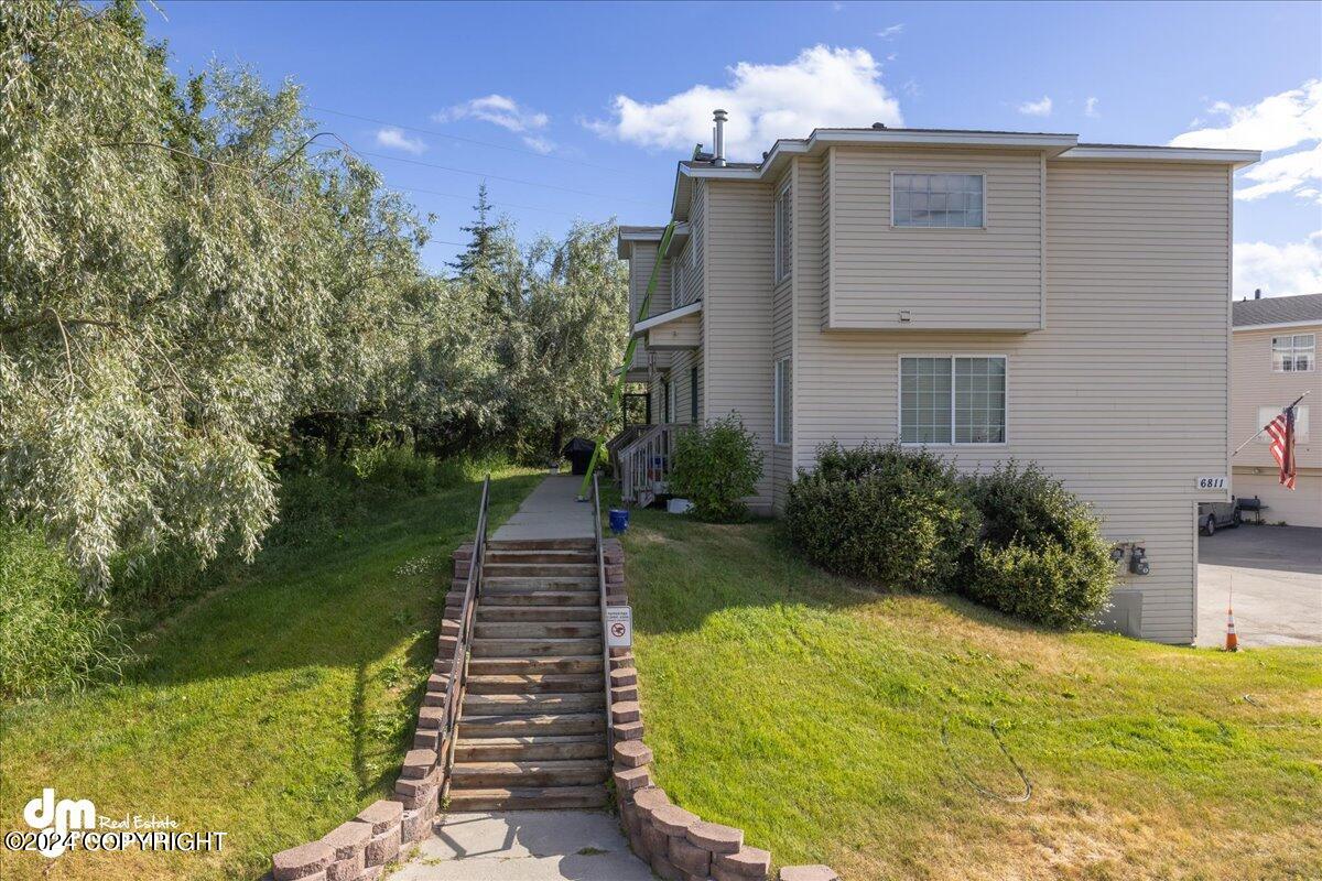 6811 Gold Kings Circle # B