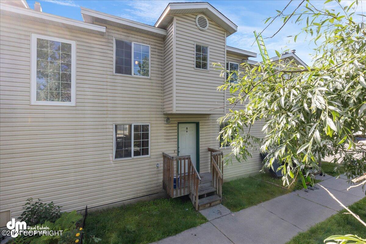 6811 Gold Kings Circle # B