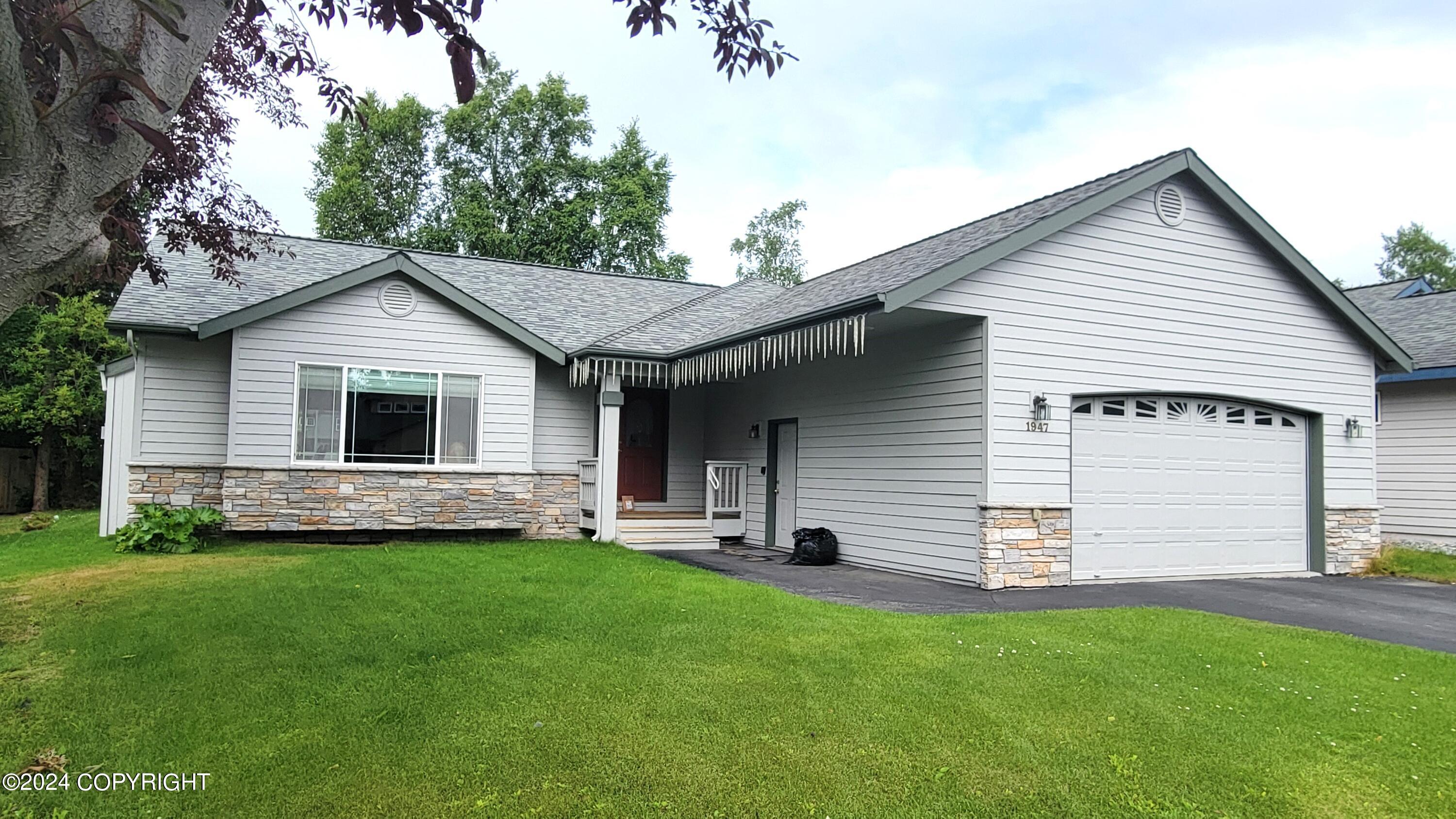 1947 Dolly Varden Circle