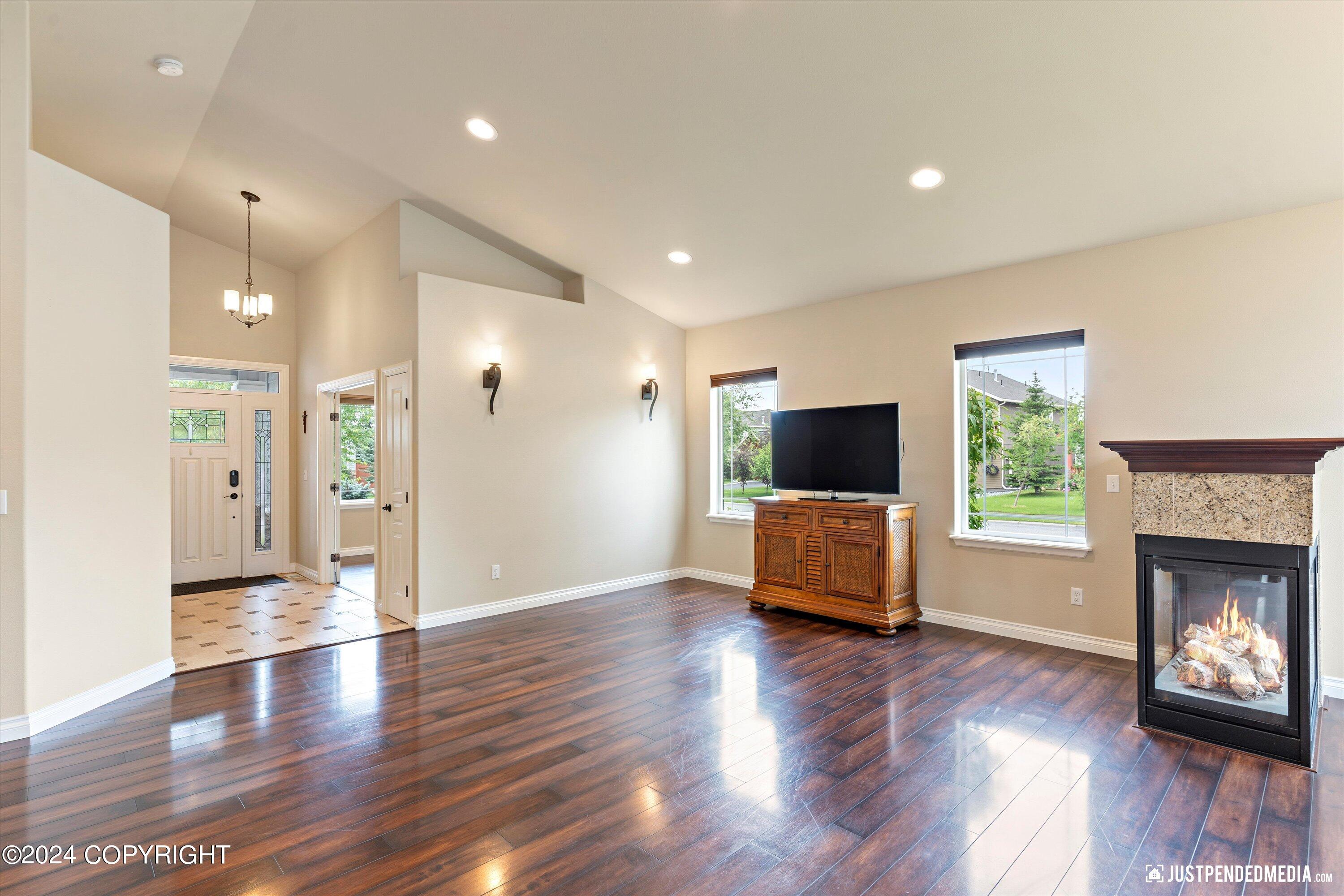 2901 Gladys Marie Circle