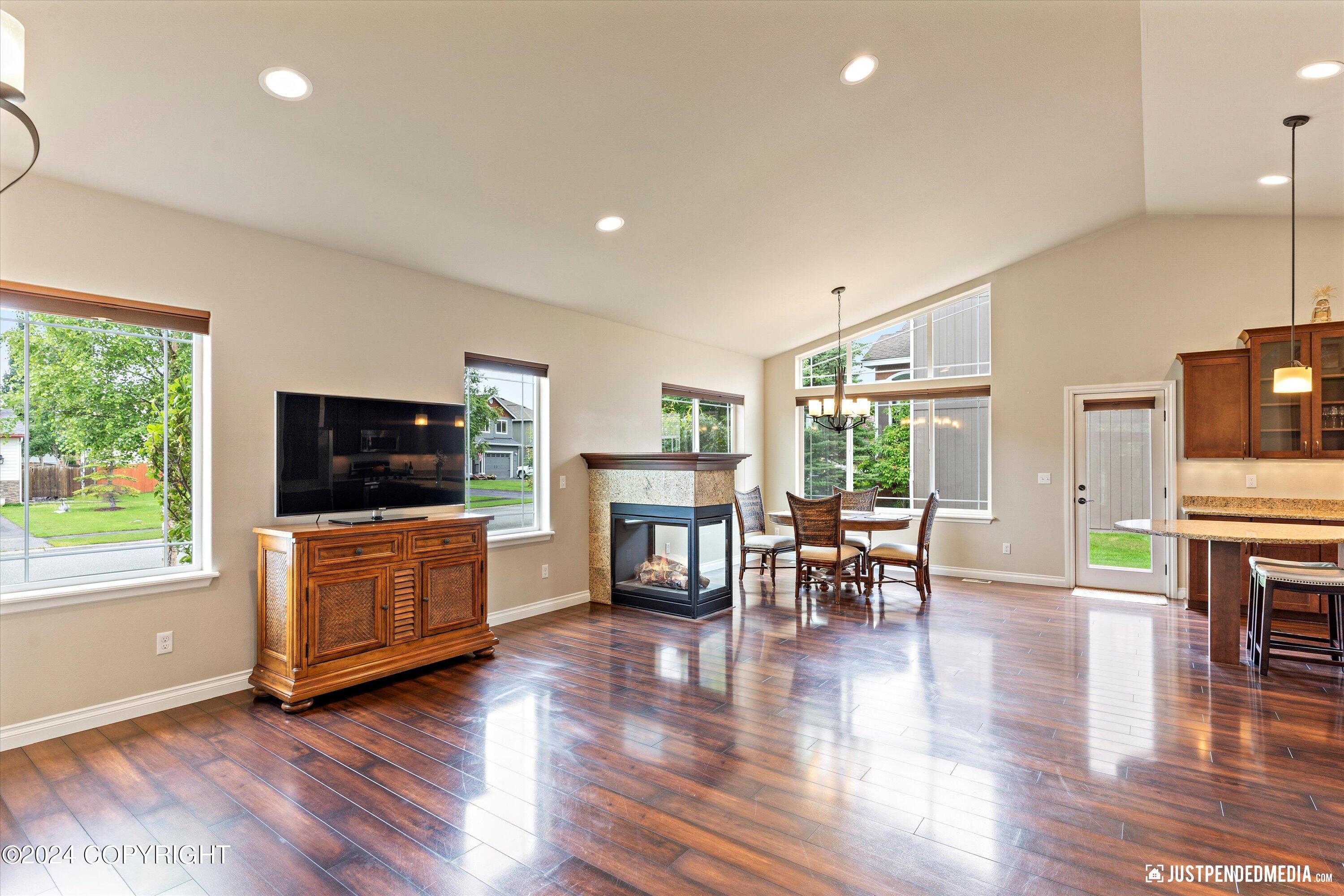 2901 Gladys Marie Circle