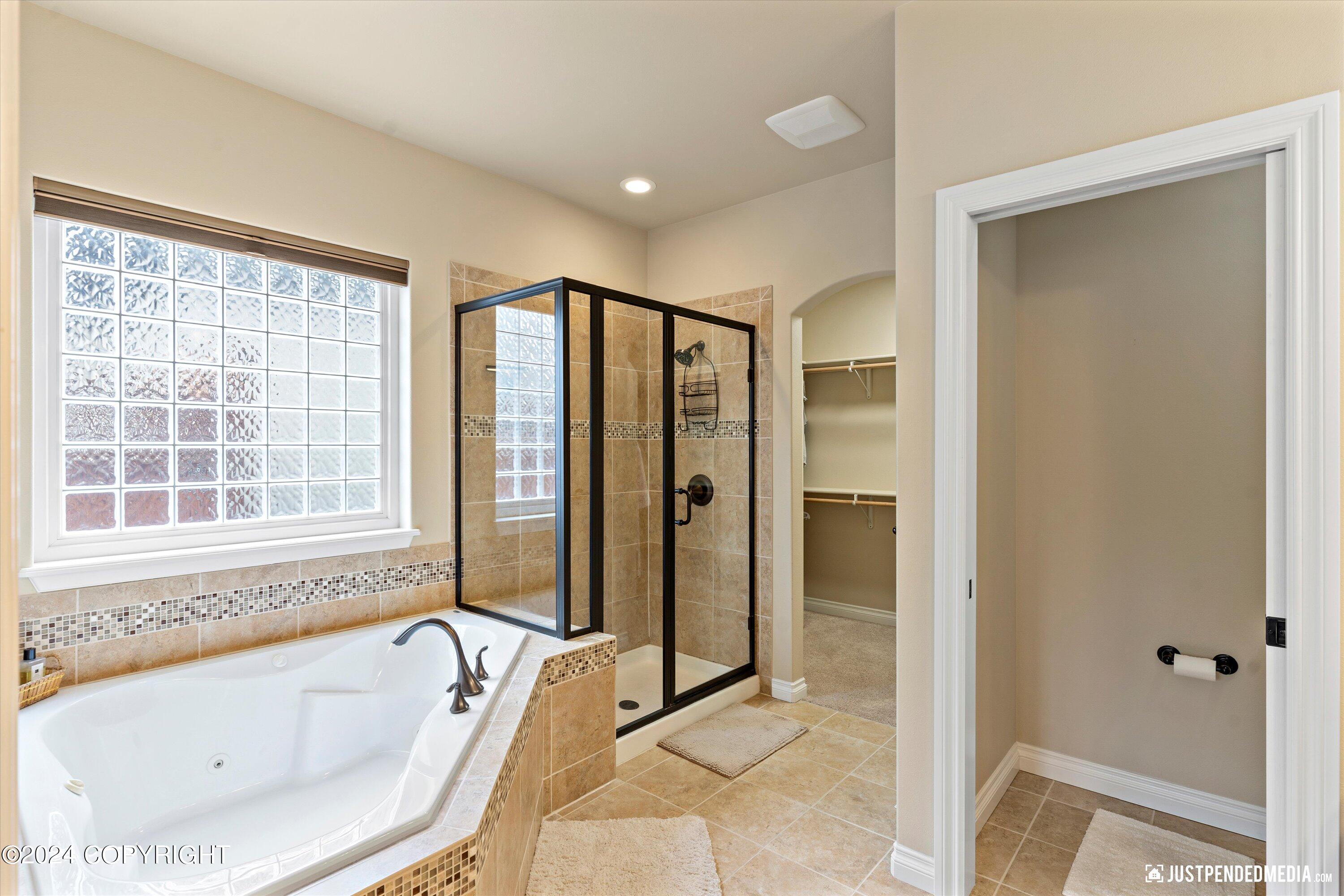 2901 Gladys Marie Circle