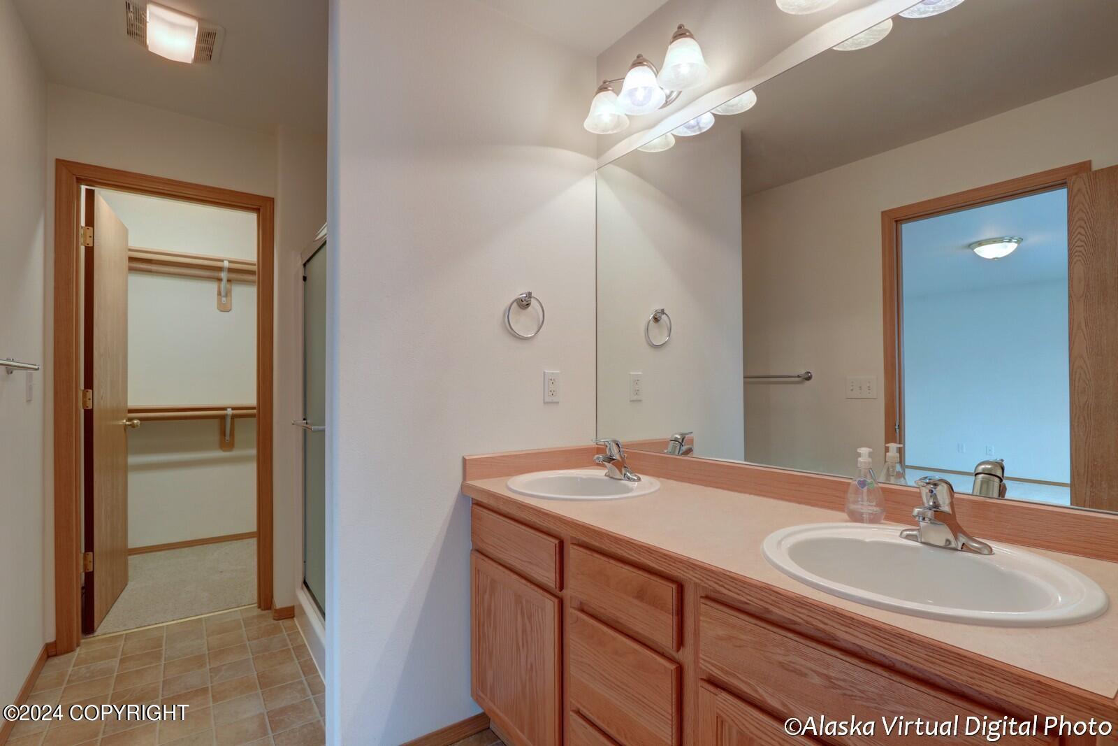 6594 Whispering Loop # B Unit: #B