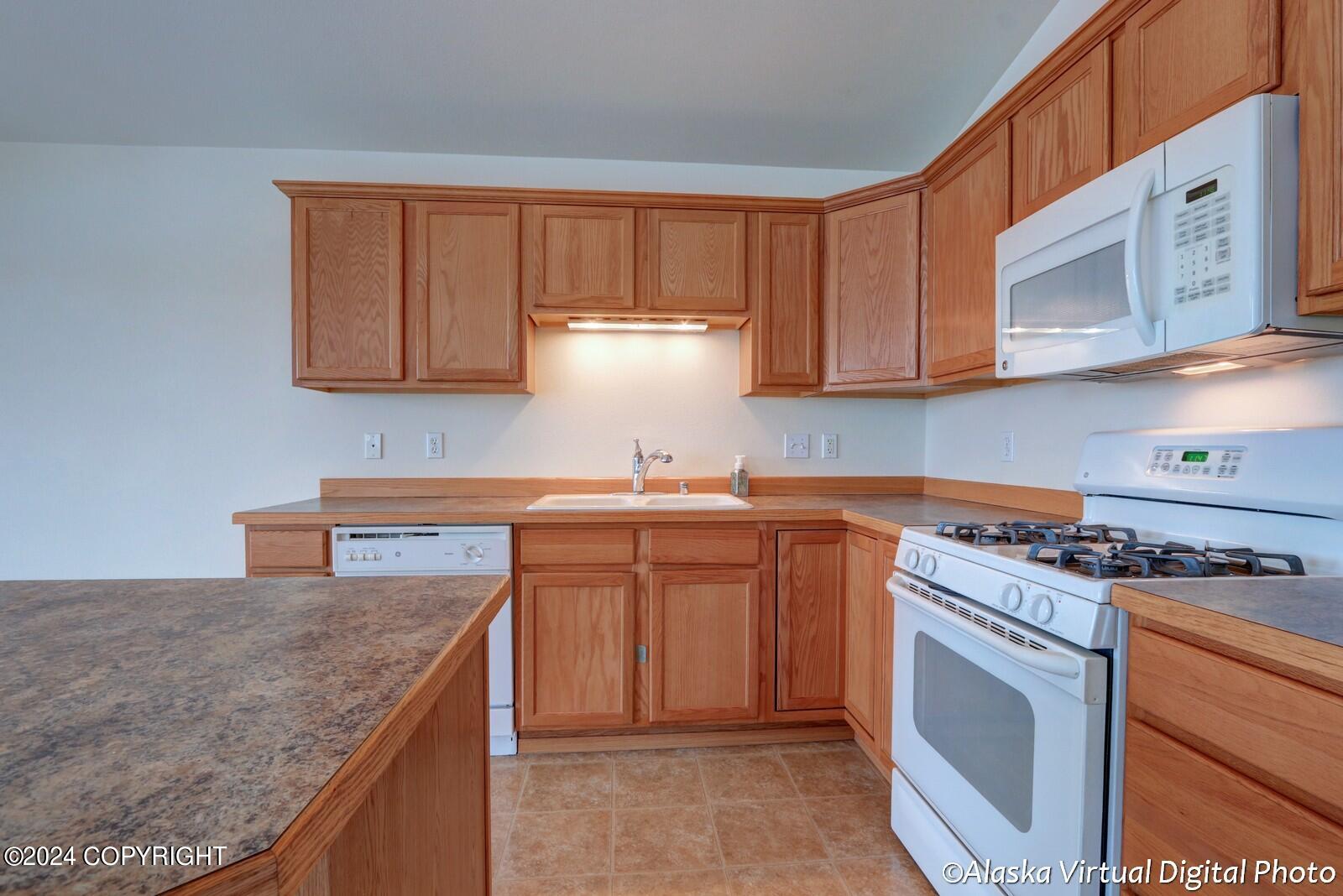 6594 Whispering Loop # B Unit: #B