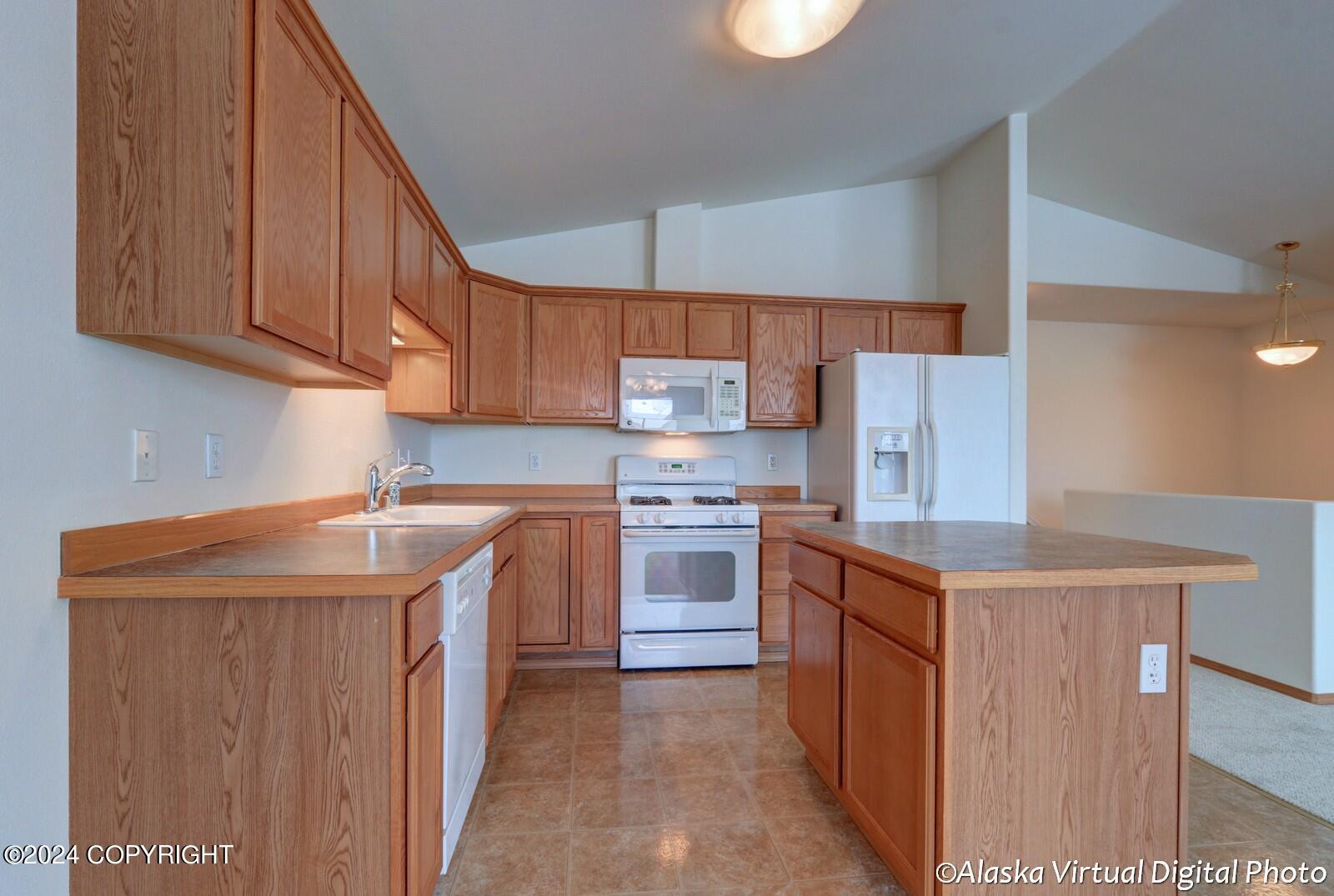 6594 Whispering Loop # B Unit: #B