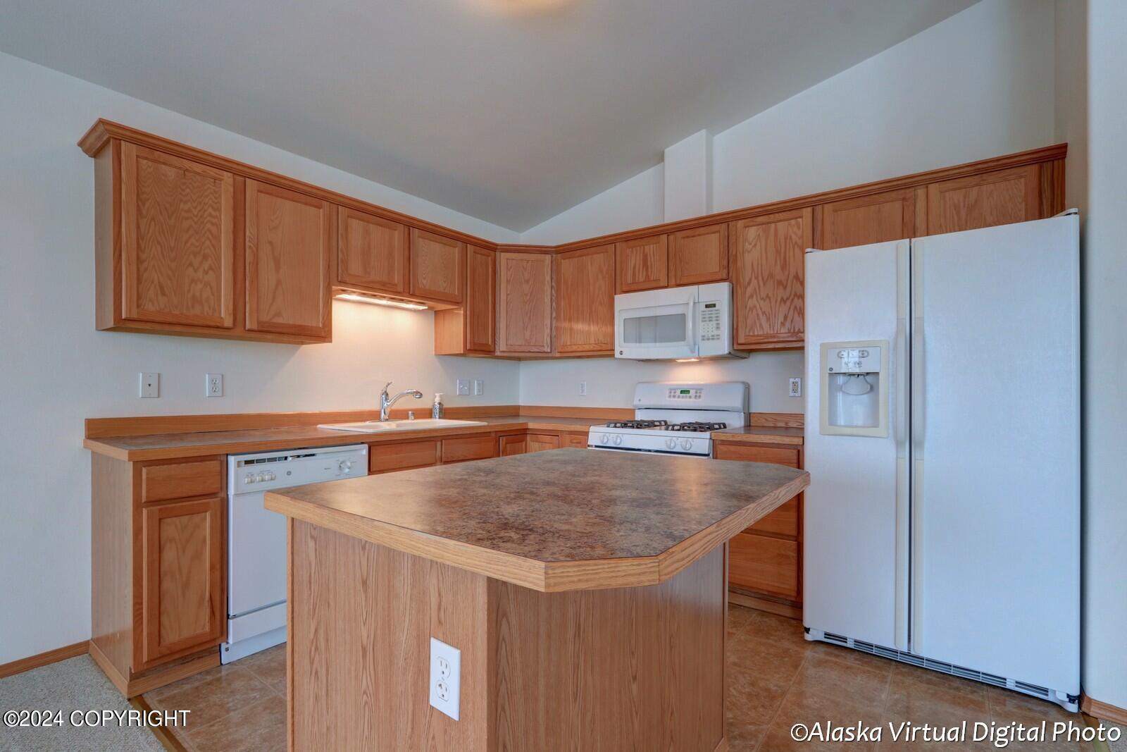 6594 Whispering Loop # B Unit: #B