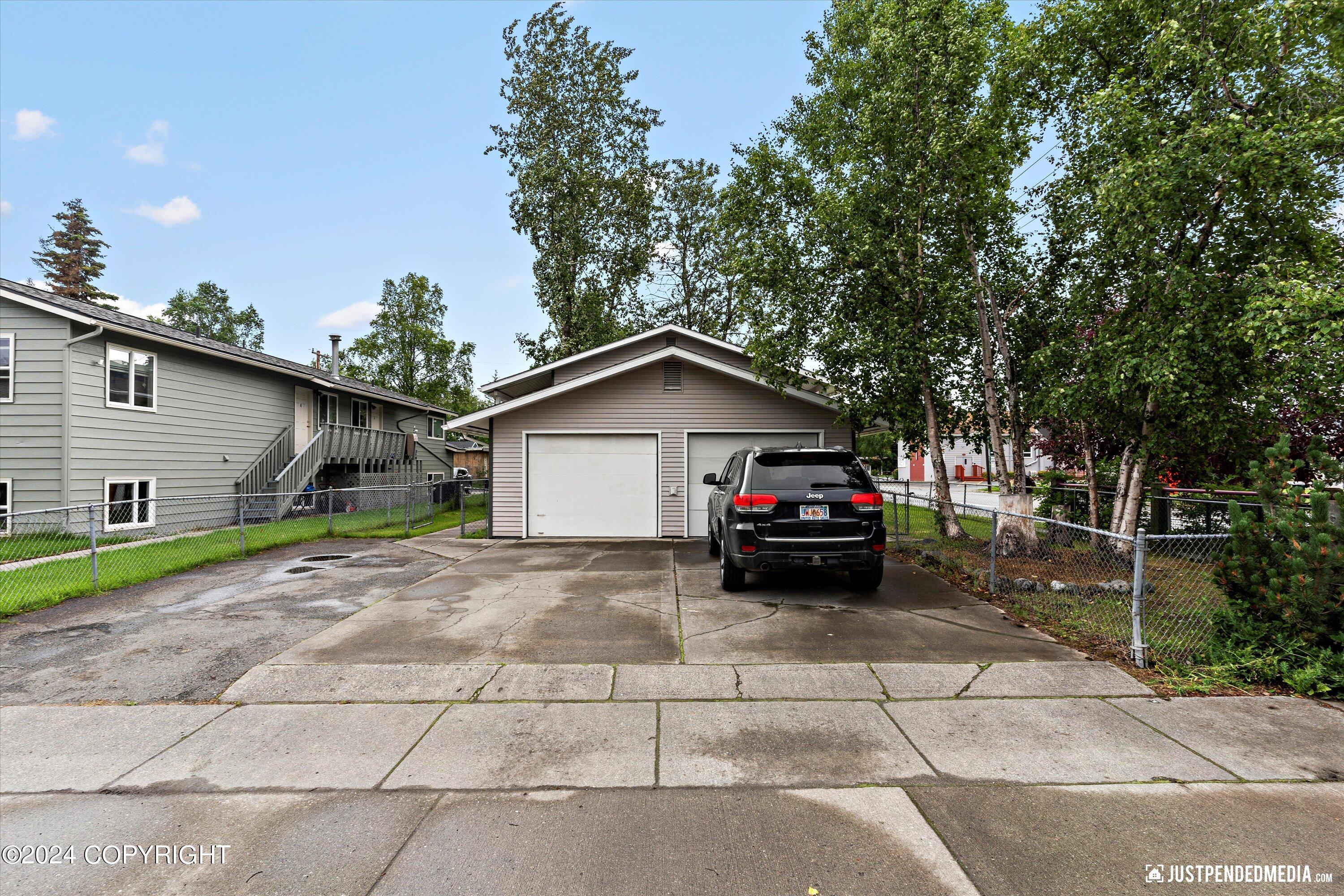 926 E 13th Avenue
