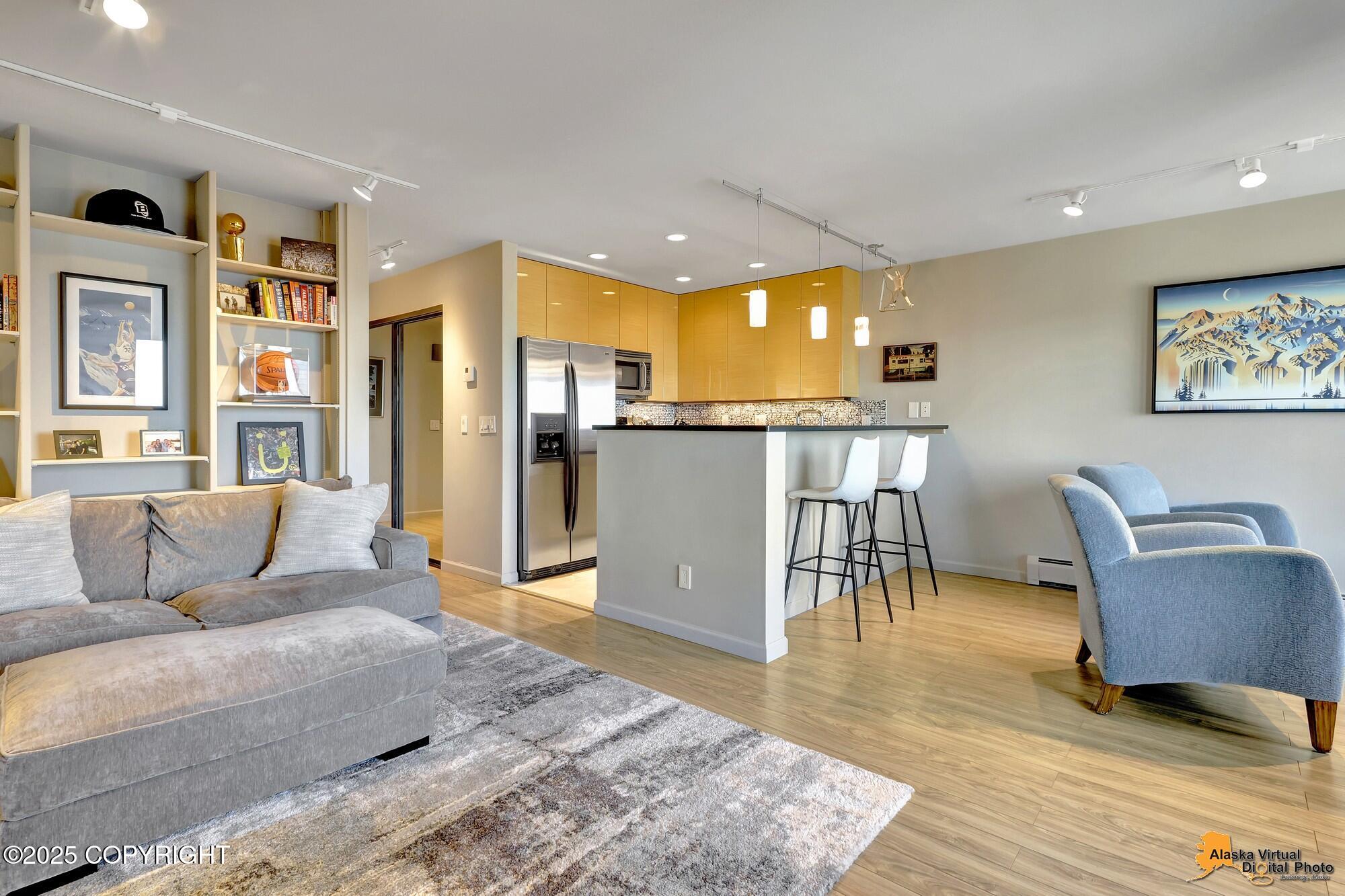 1130 W 6th Avenue # 2 Unit: #2