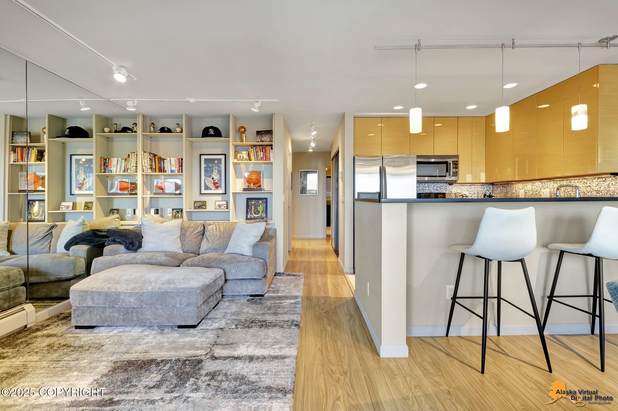 1130 W 6th Avenue # 2 Unit: #2