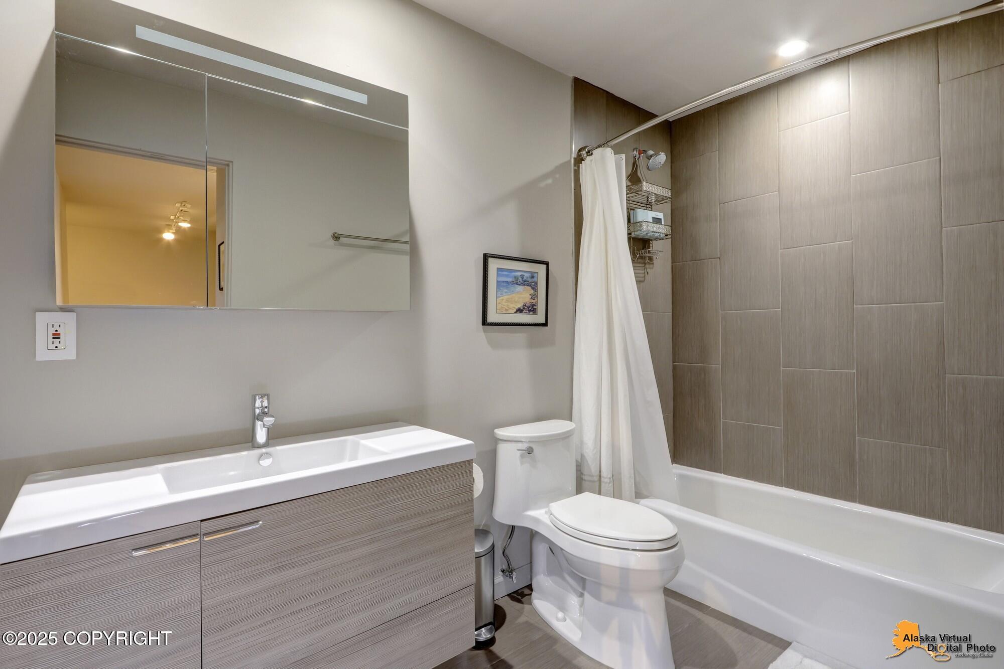 1130 W 6th Avenue # 2 Unit: #2