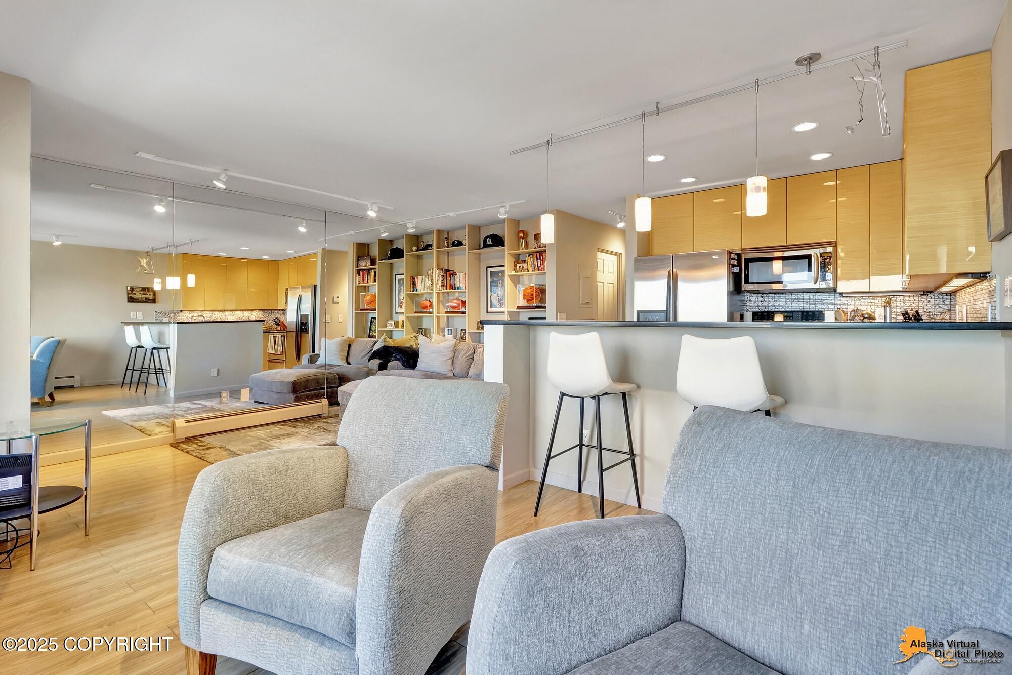 1130 W 6th Avenue # 2 Unit: #2