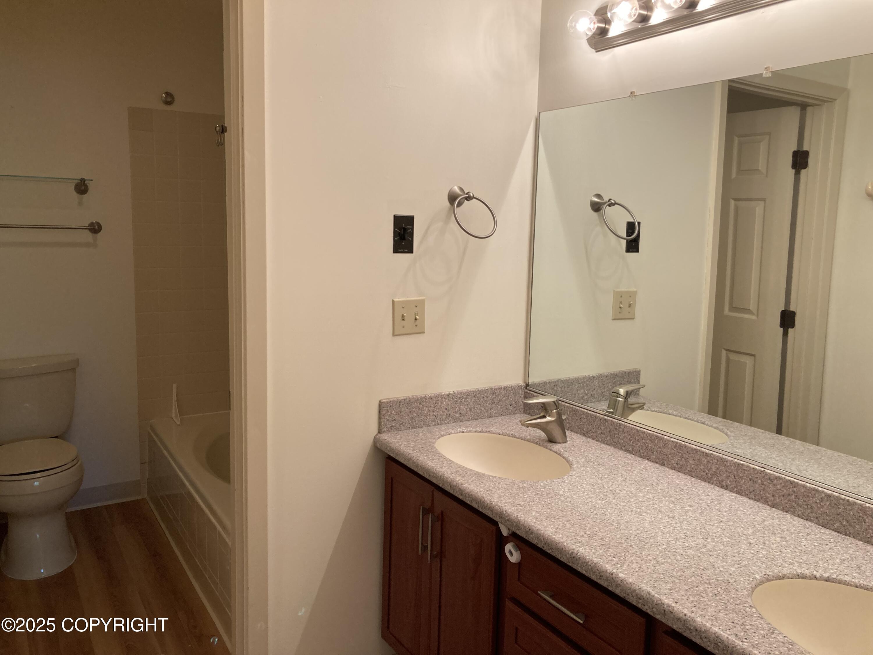 1907 Parkview Circle