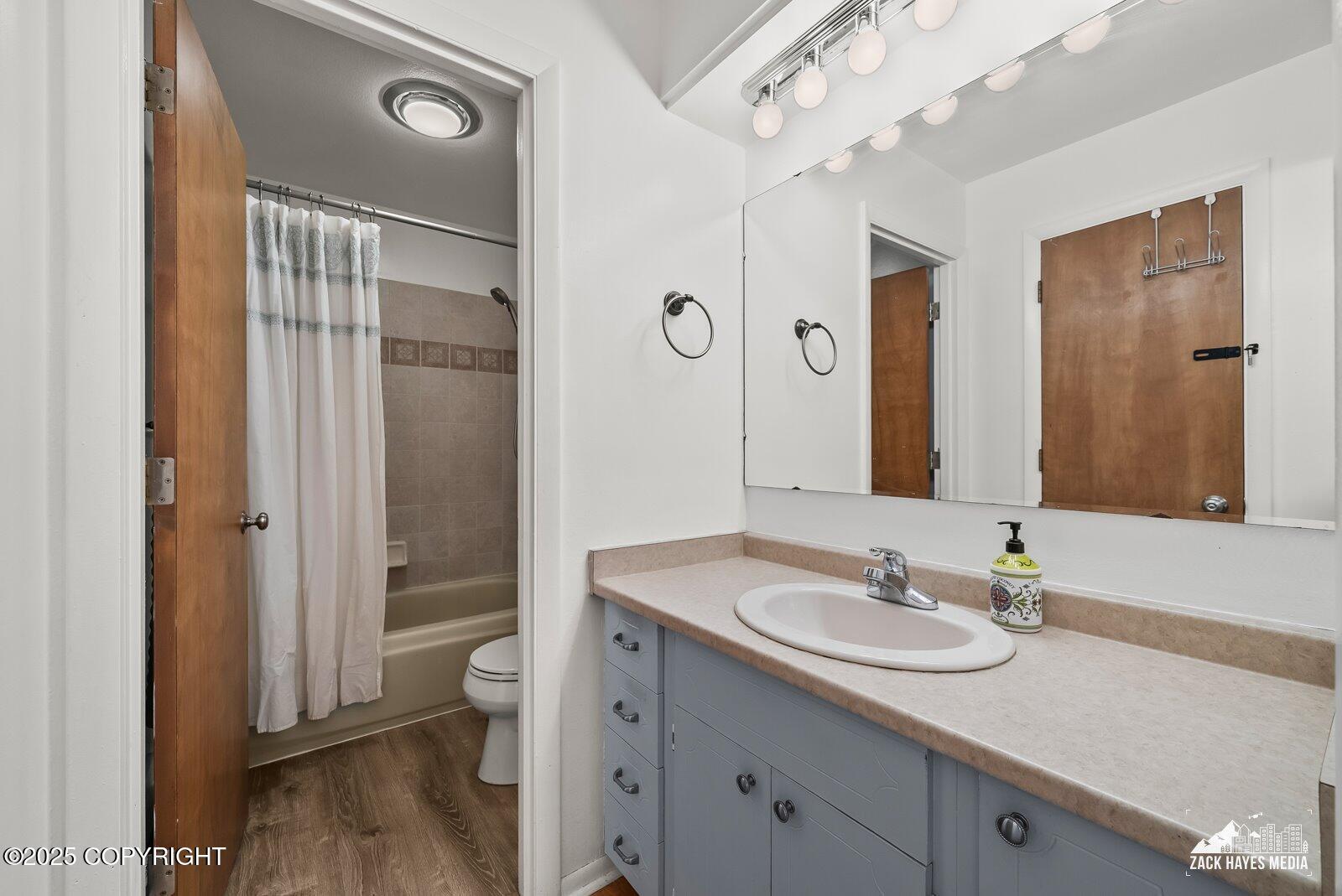 4838 Bryn Mawr Court # 4 Unit: #4