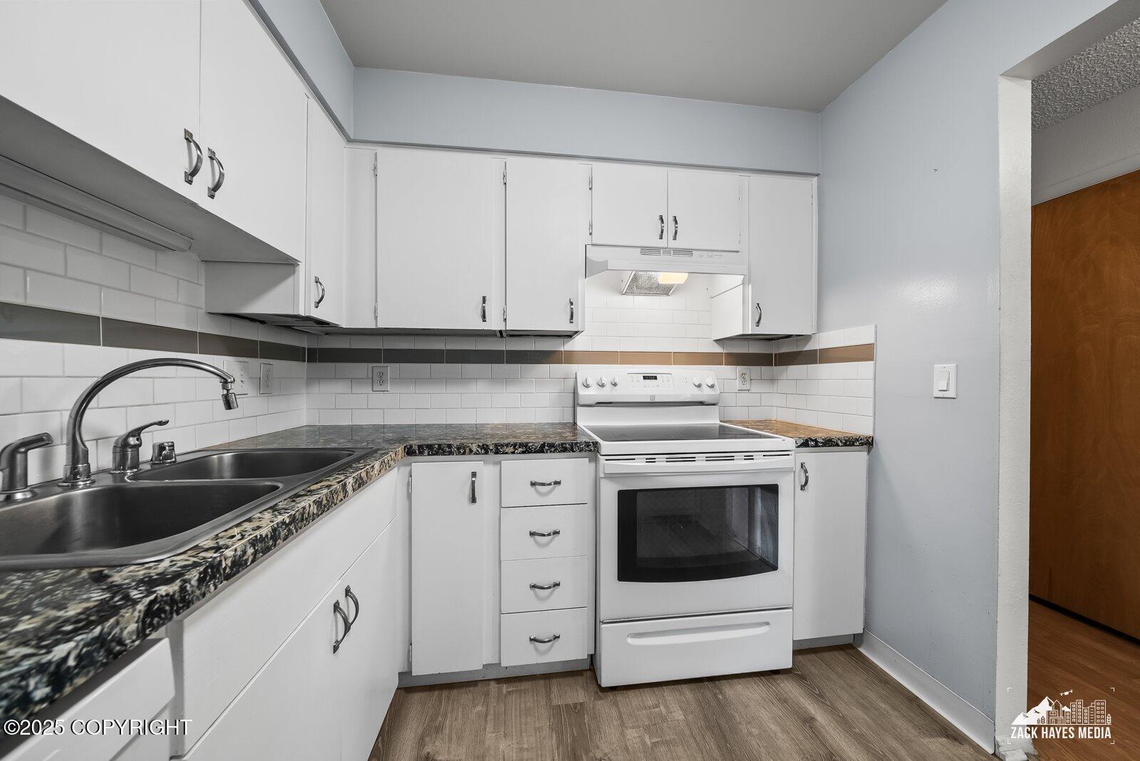 4838 Bryn Mawr Court # 4 Unit: #4