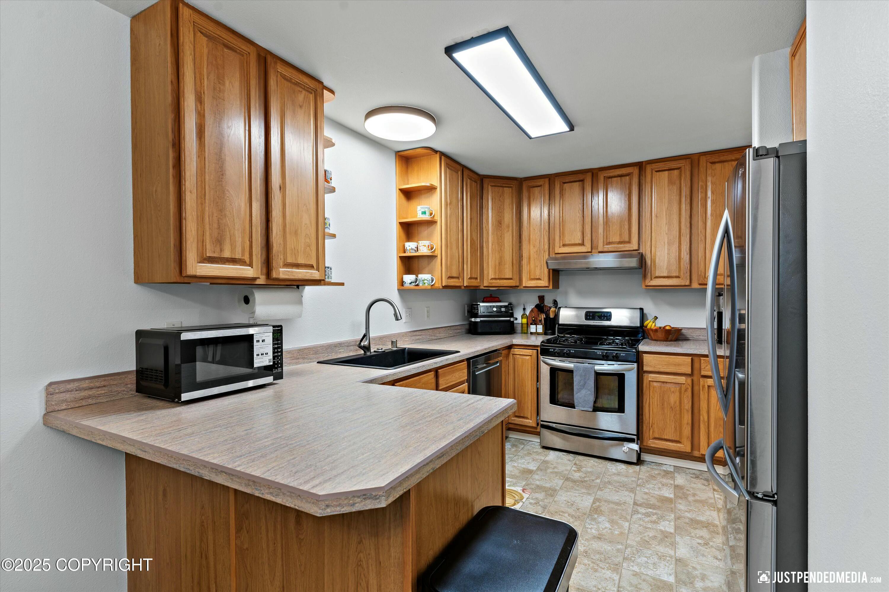 610 E 76th Avenue # 3 Unit: #3