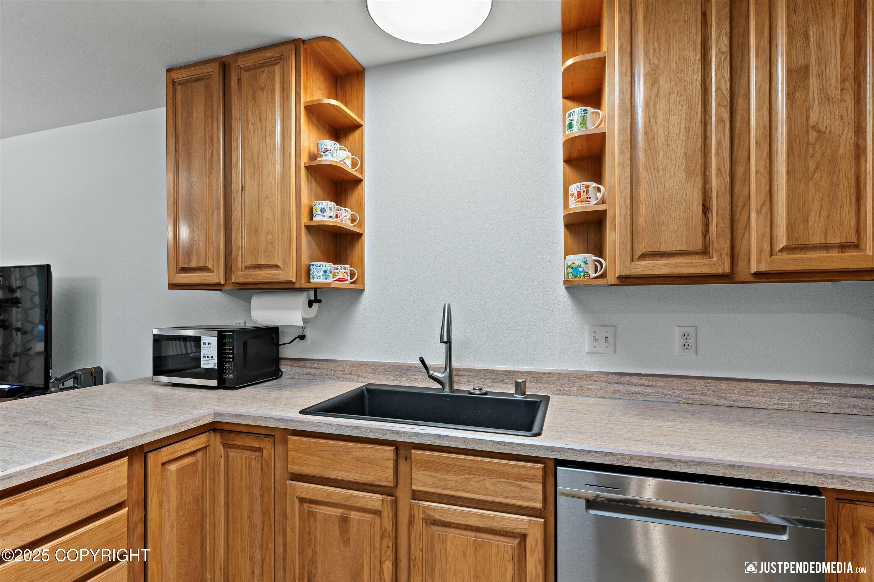 610 E 76th Avenue # 3 Unit: #3