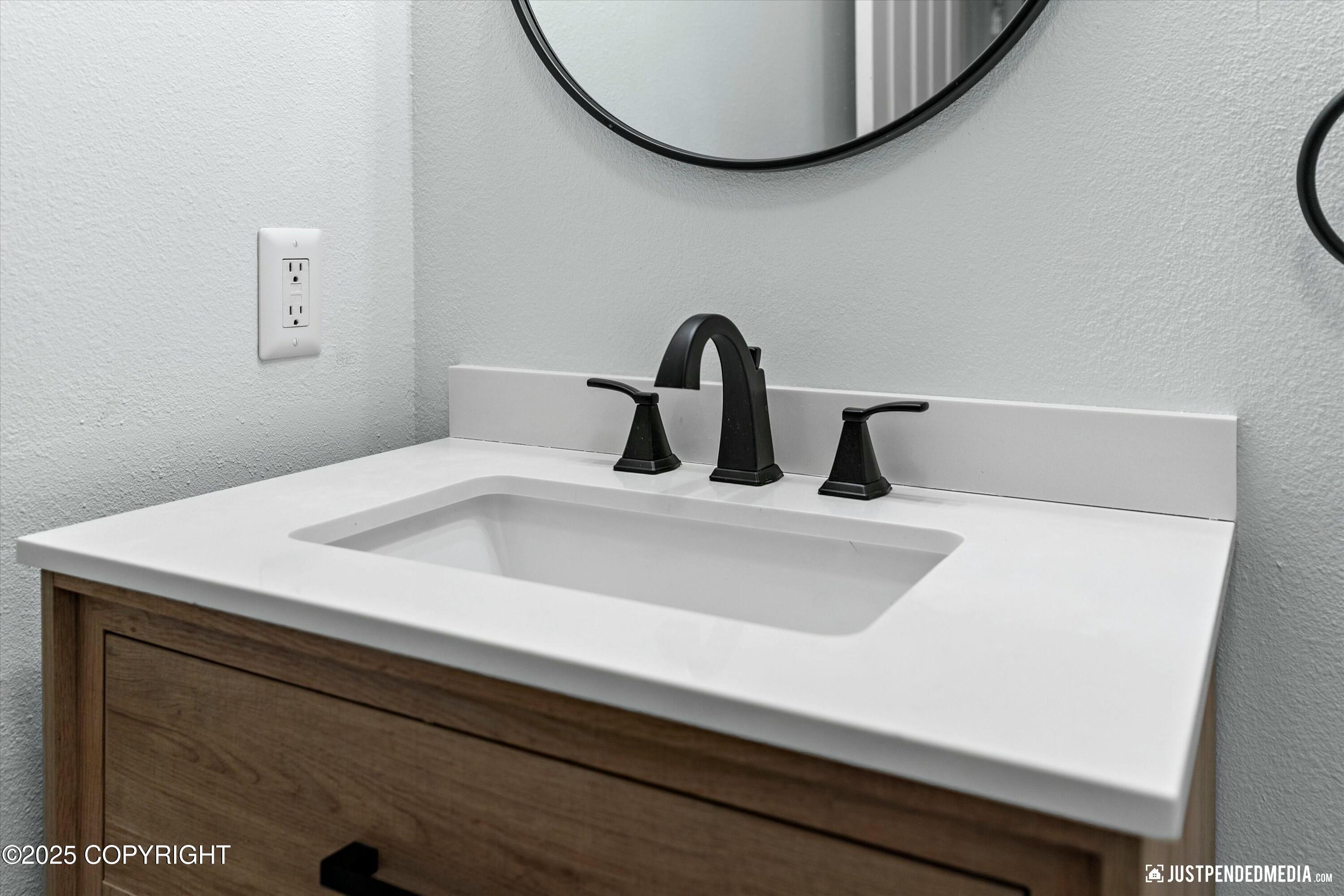 610 E 76th Avenue # 3 Unit: #3