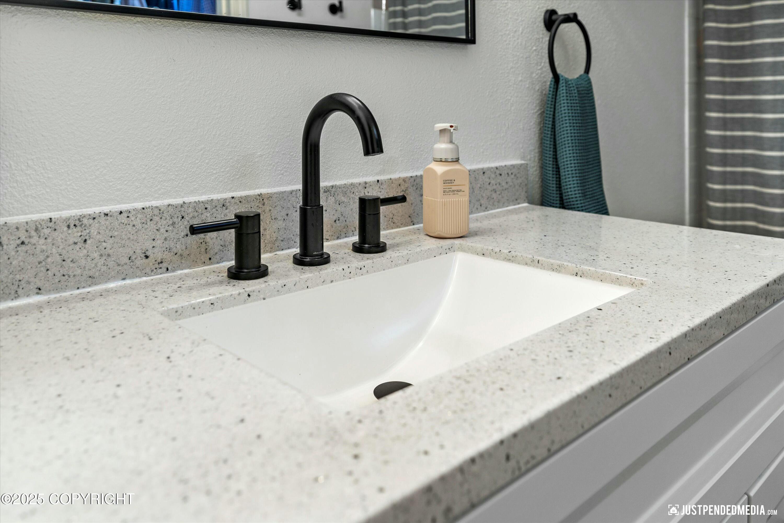 610 E 76th Avenue # 3 Unit: #3