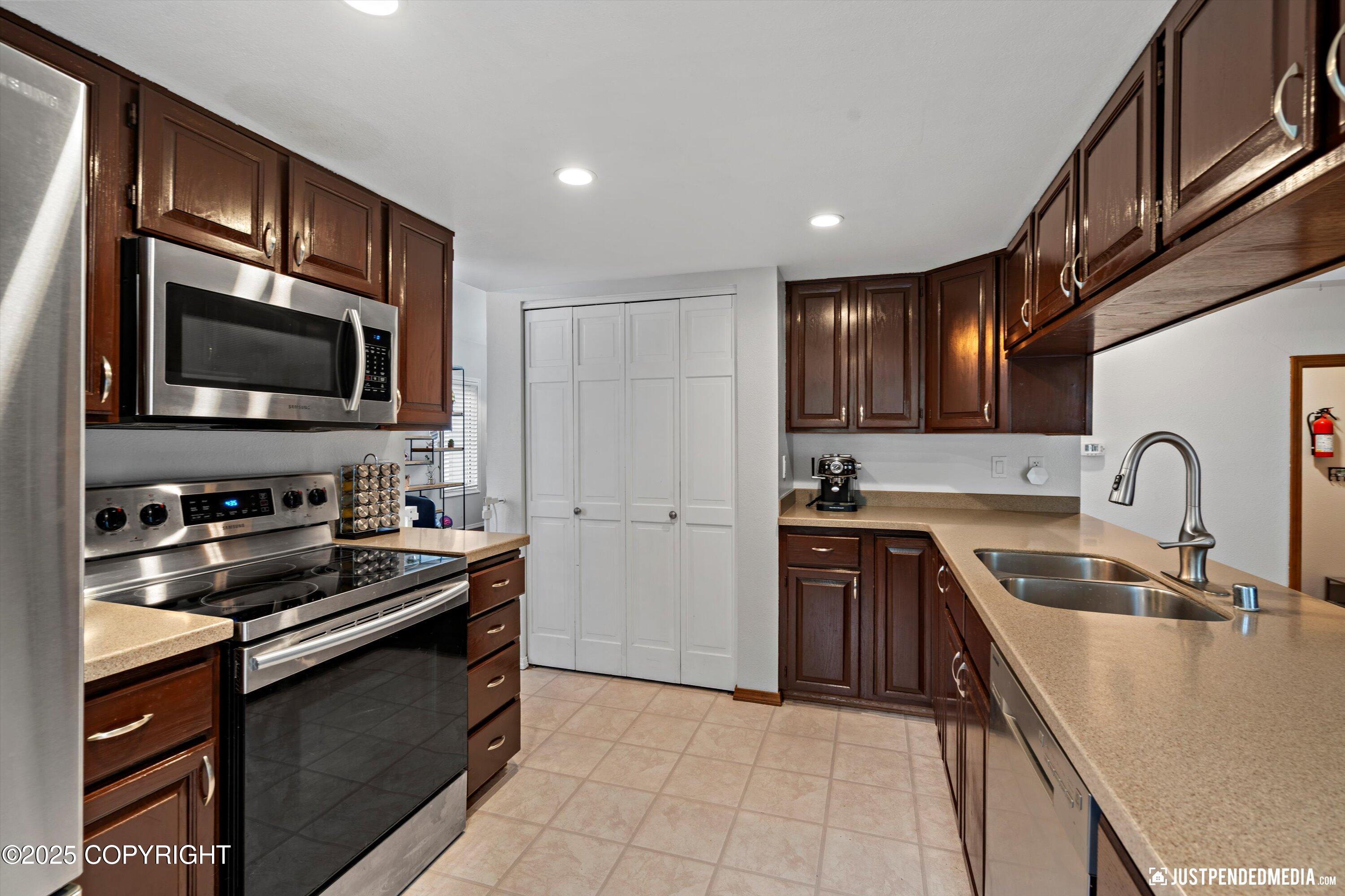 9170 Chipwood Circle