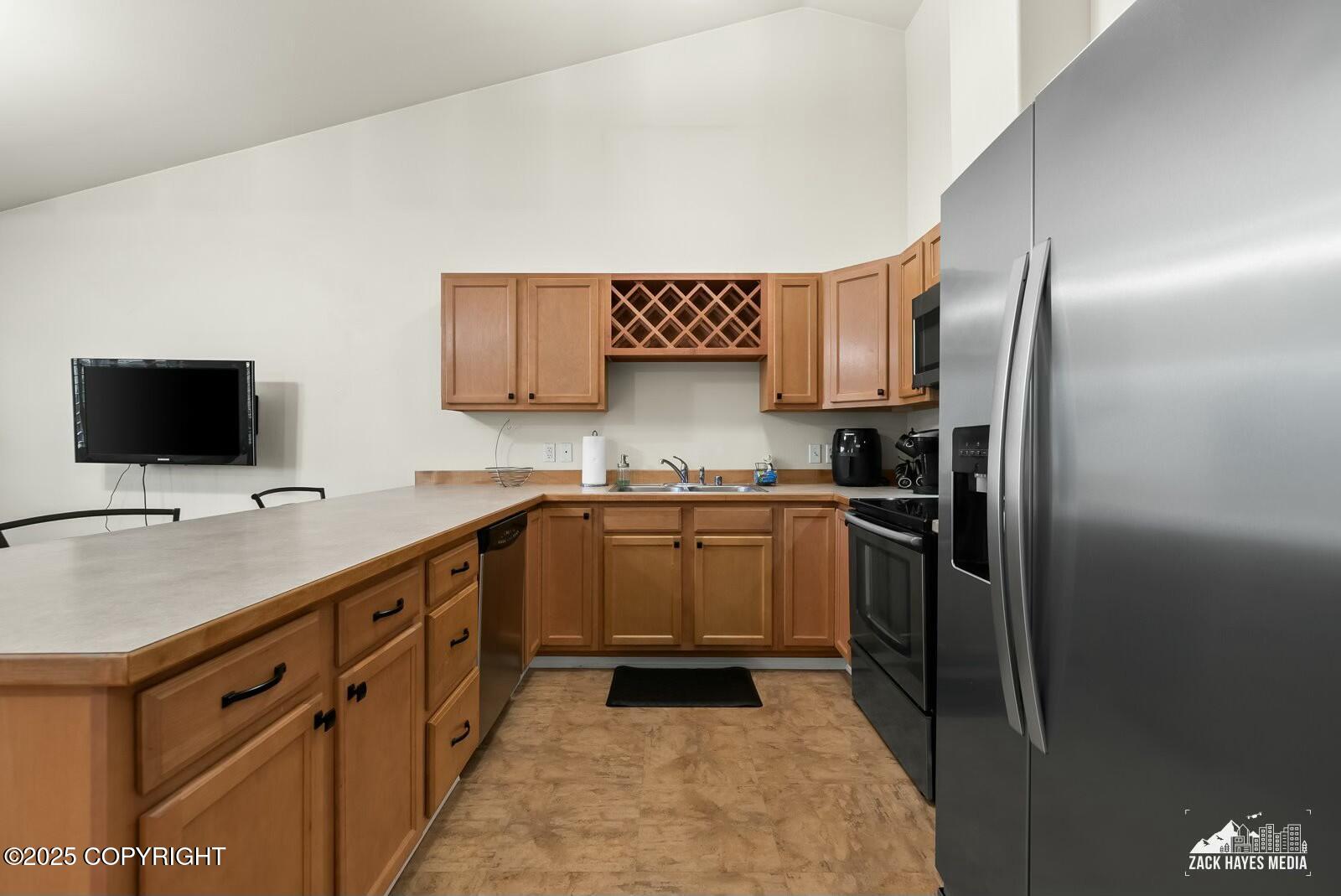 7284 Meadow Street # 9D