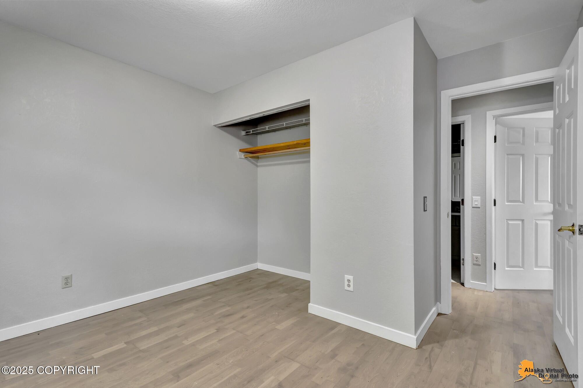 2215 Sunburst Circle