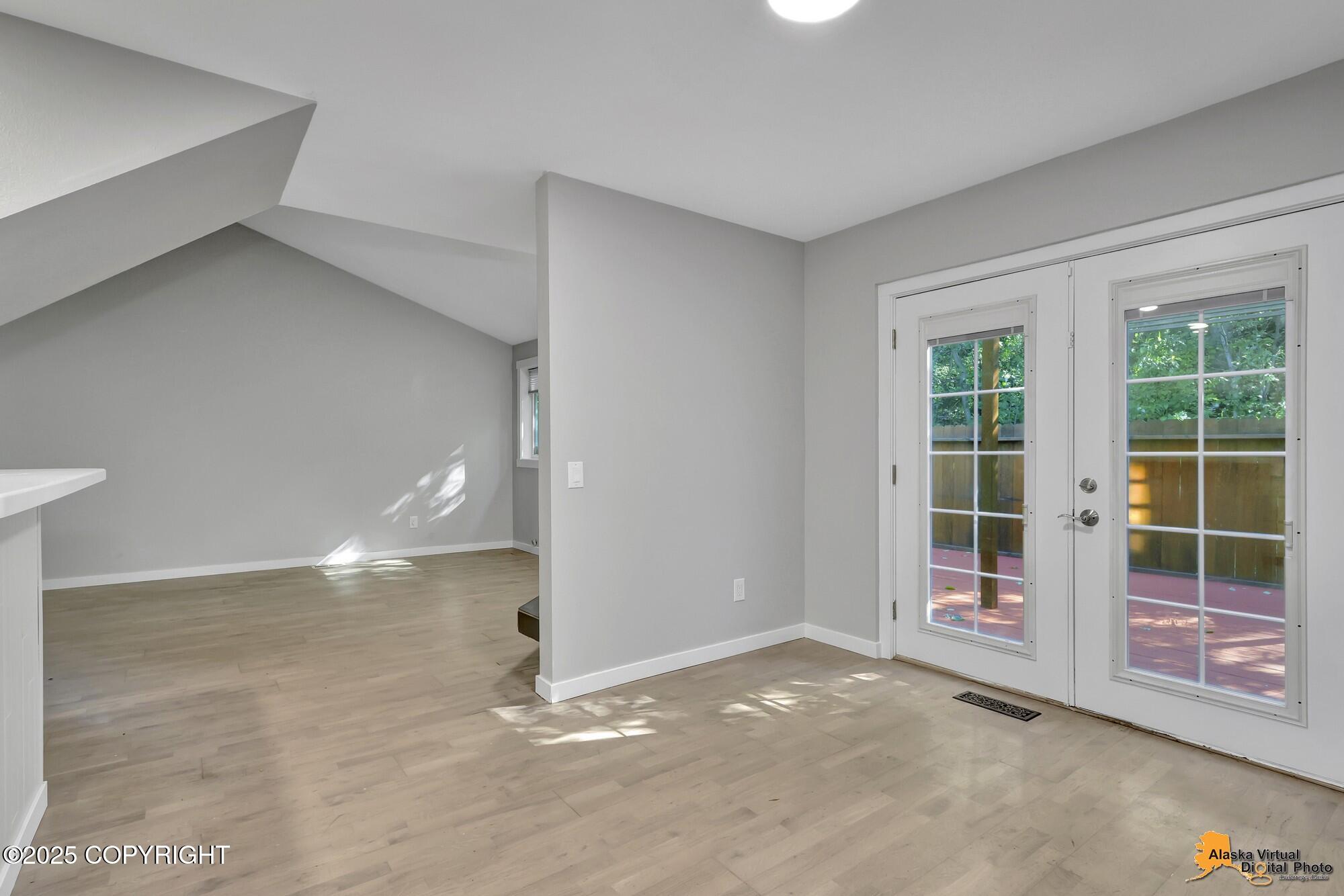 2215 Sunburst Circle