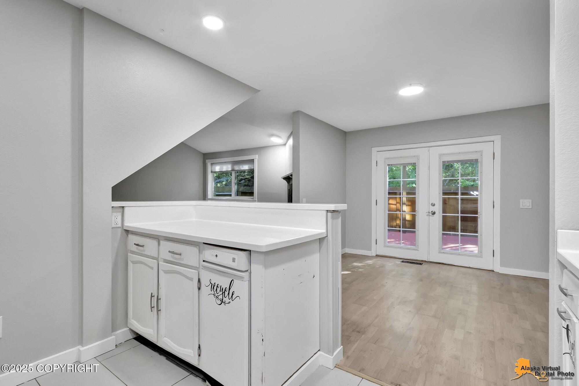 2215 Sunburst Circle