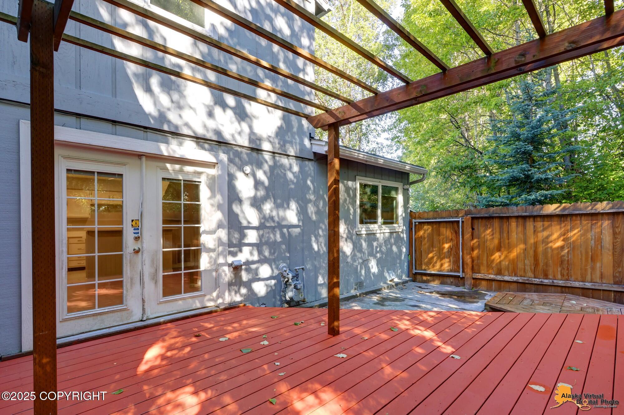 2215 Sunburst Circle