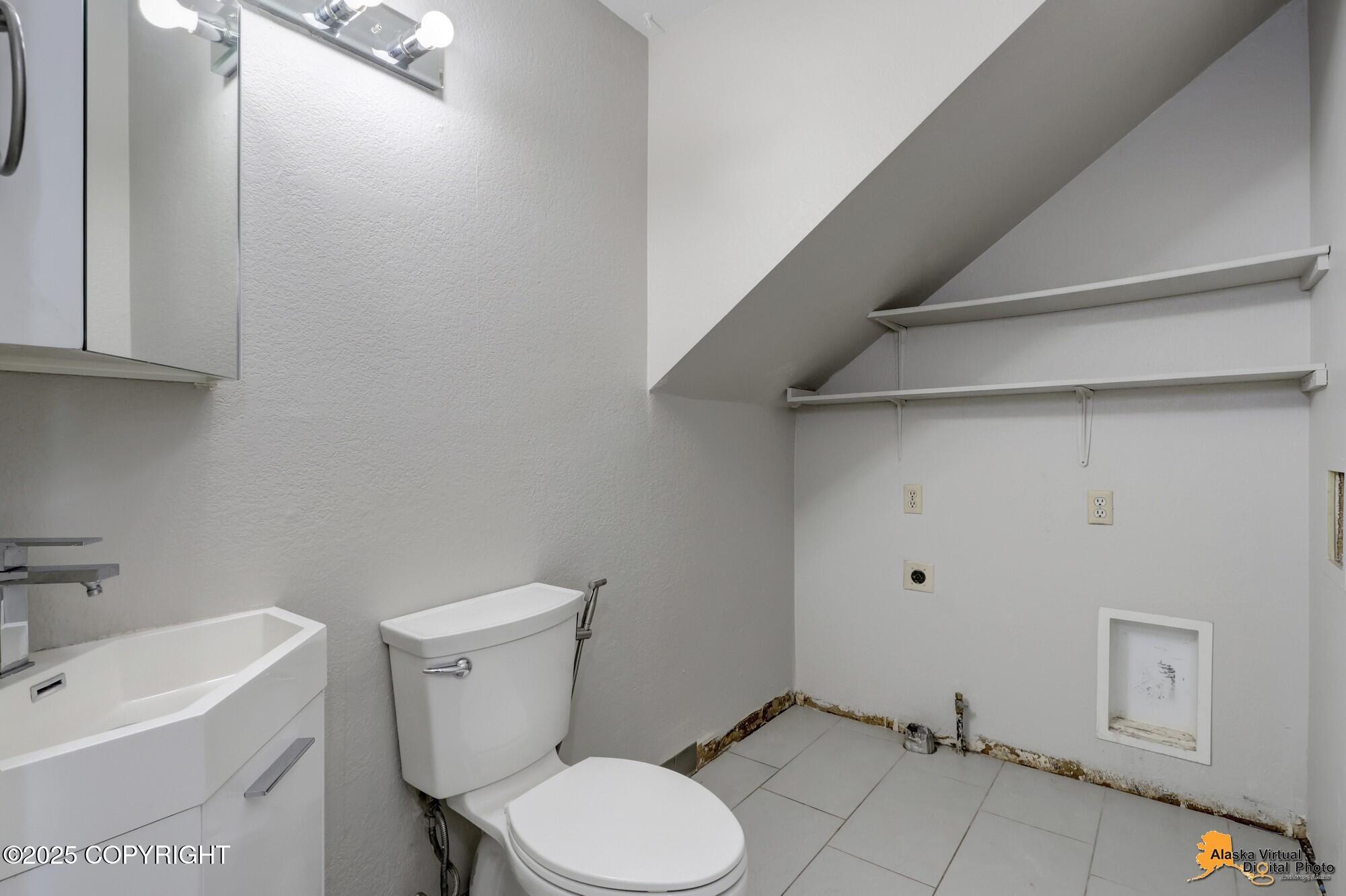 2215 Sunburst Circle