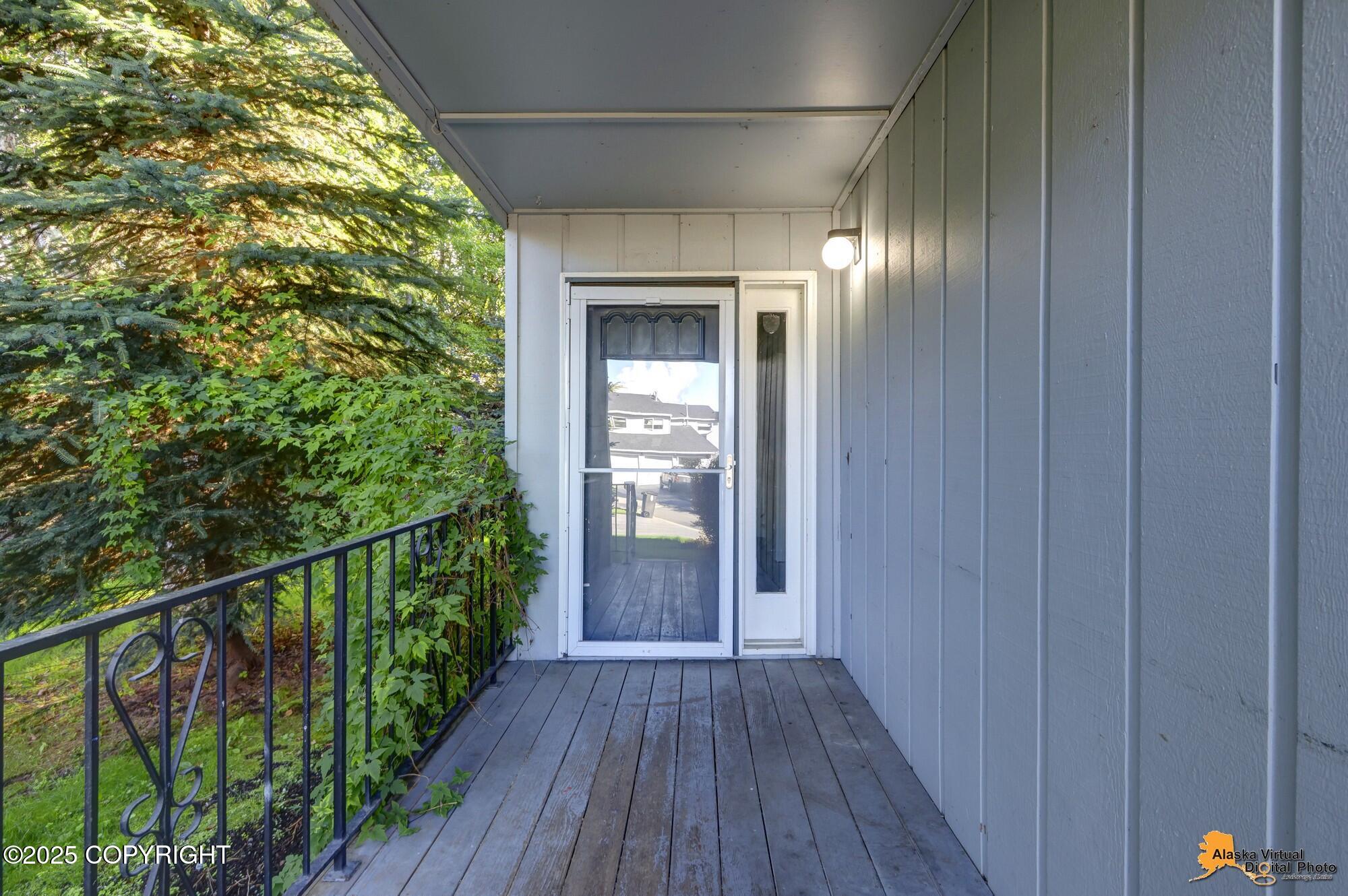 2215 Sunburst Circle