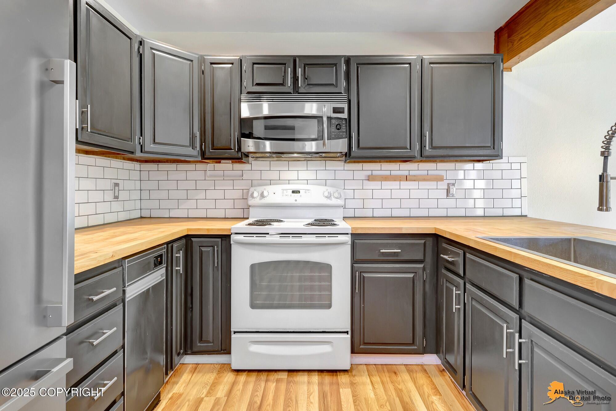 10620 Commodore Drive