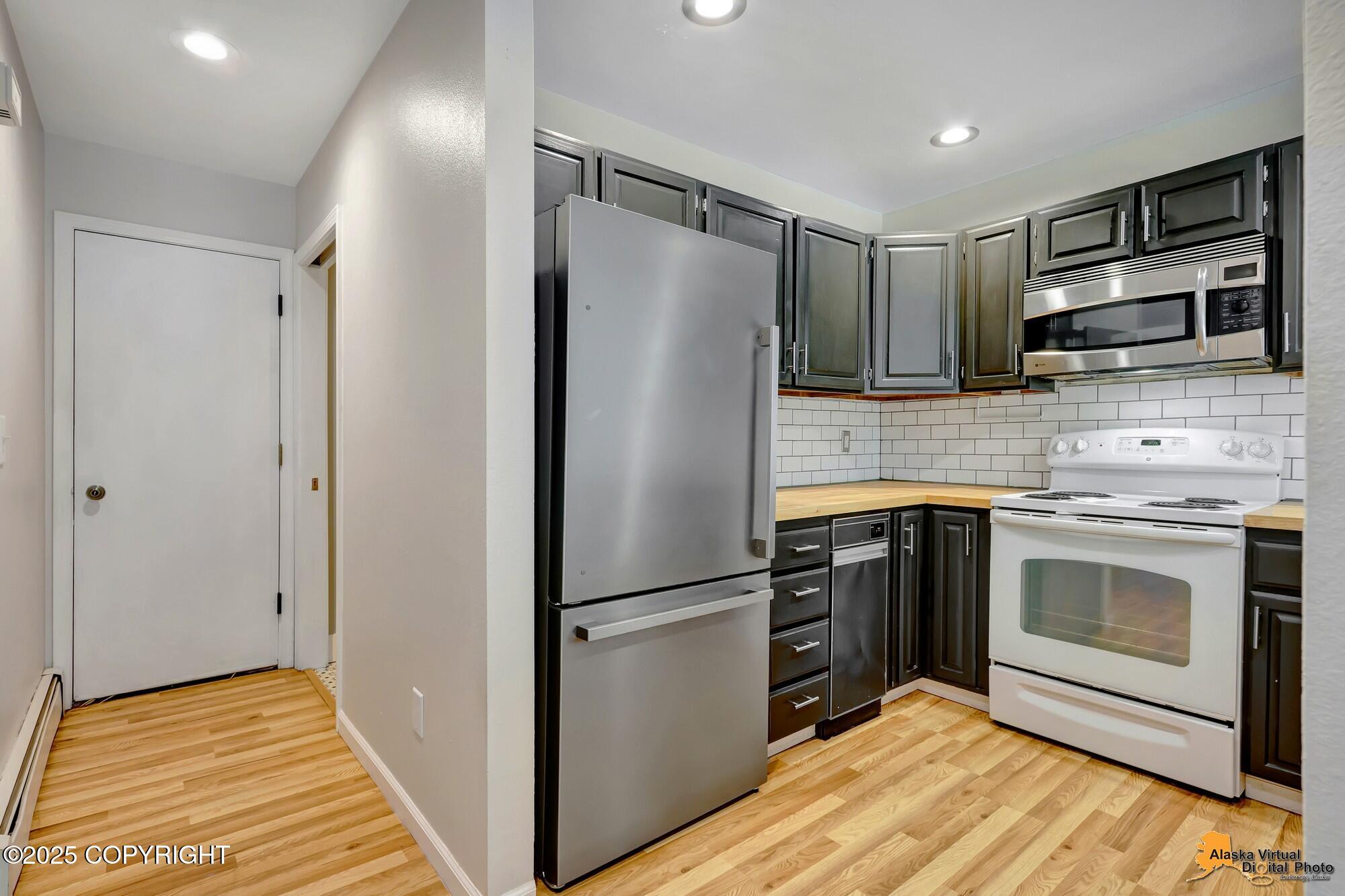 10620 Commodore Drive