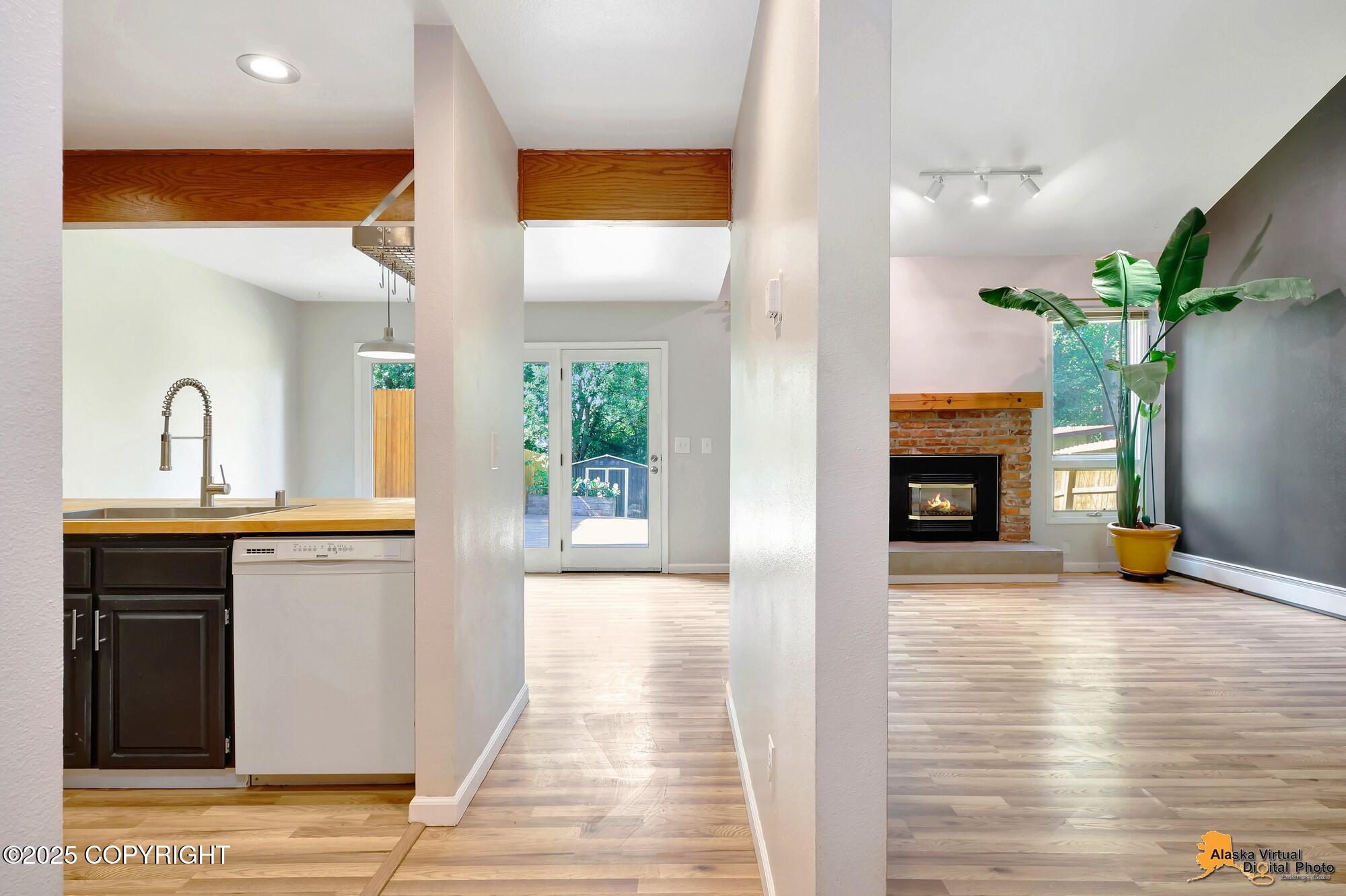 10620 Commodore Drive