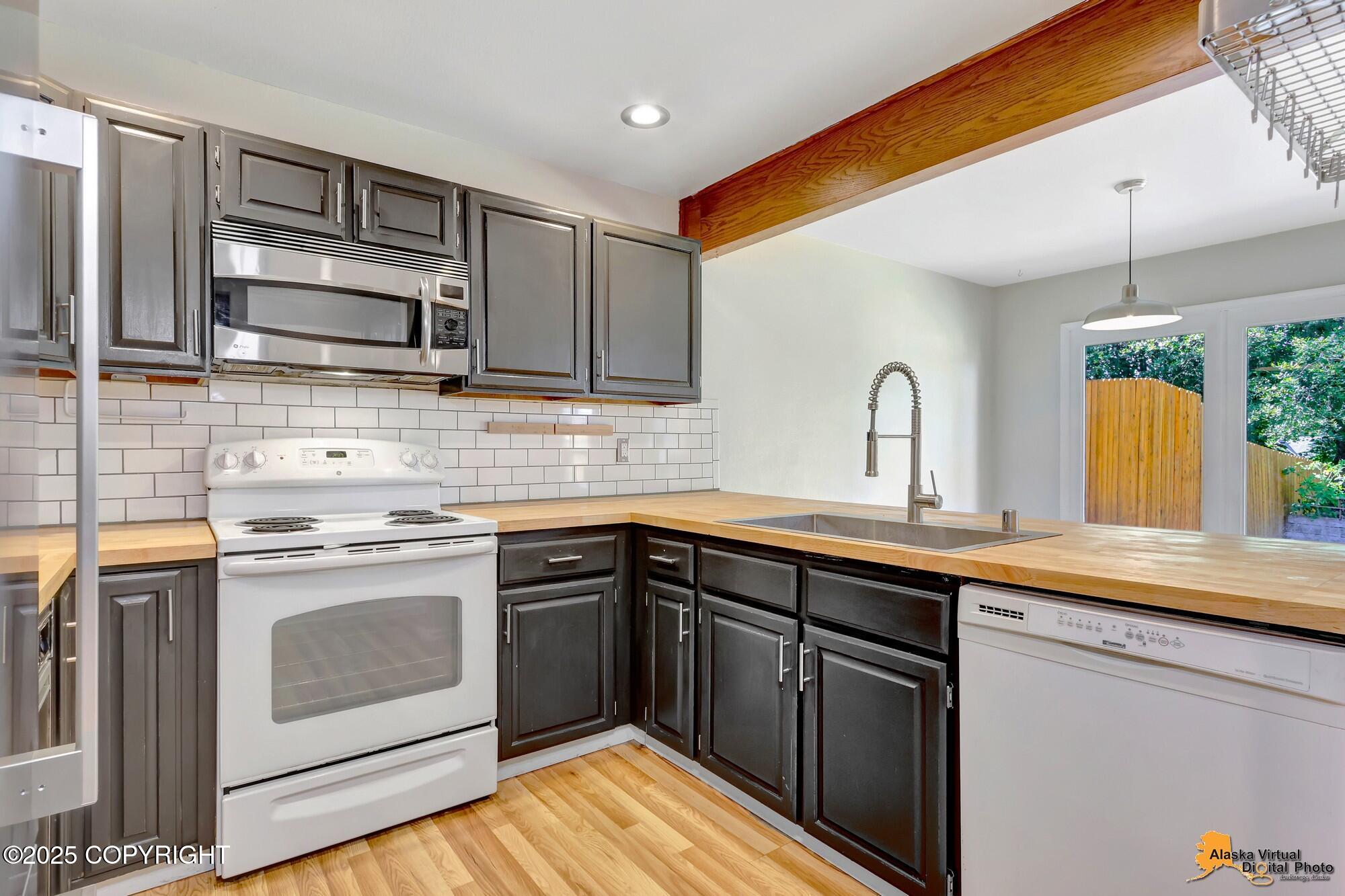 10620 Commodore Drive