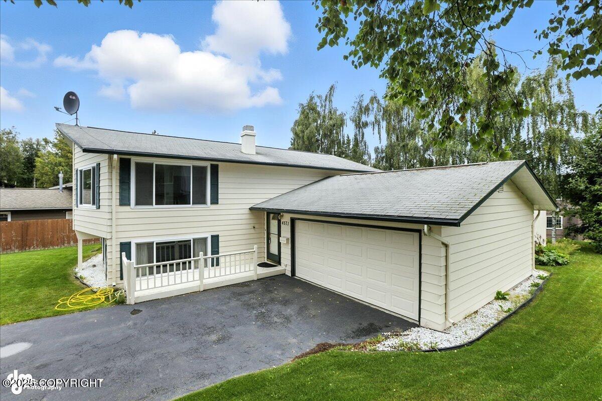 4571 Montrose Circle