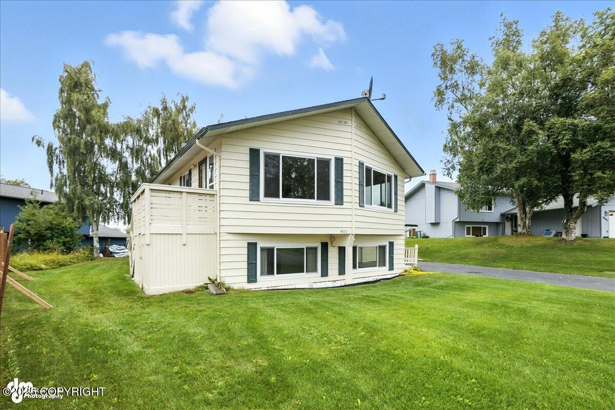 4571 Montrose Circle