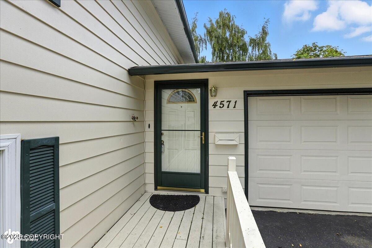 4571 Montrose Circle