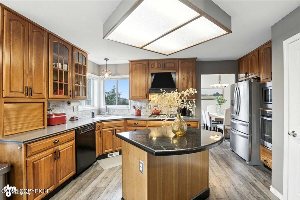 20420 Williamsburg Drive