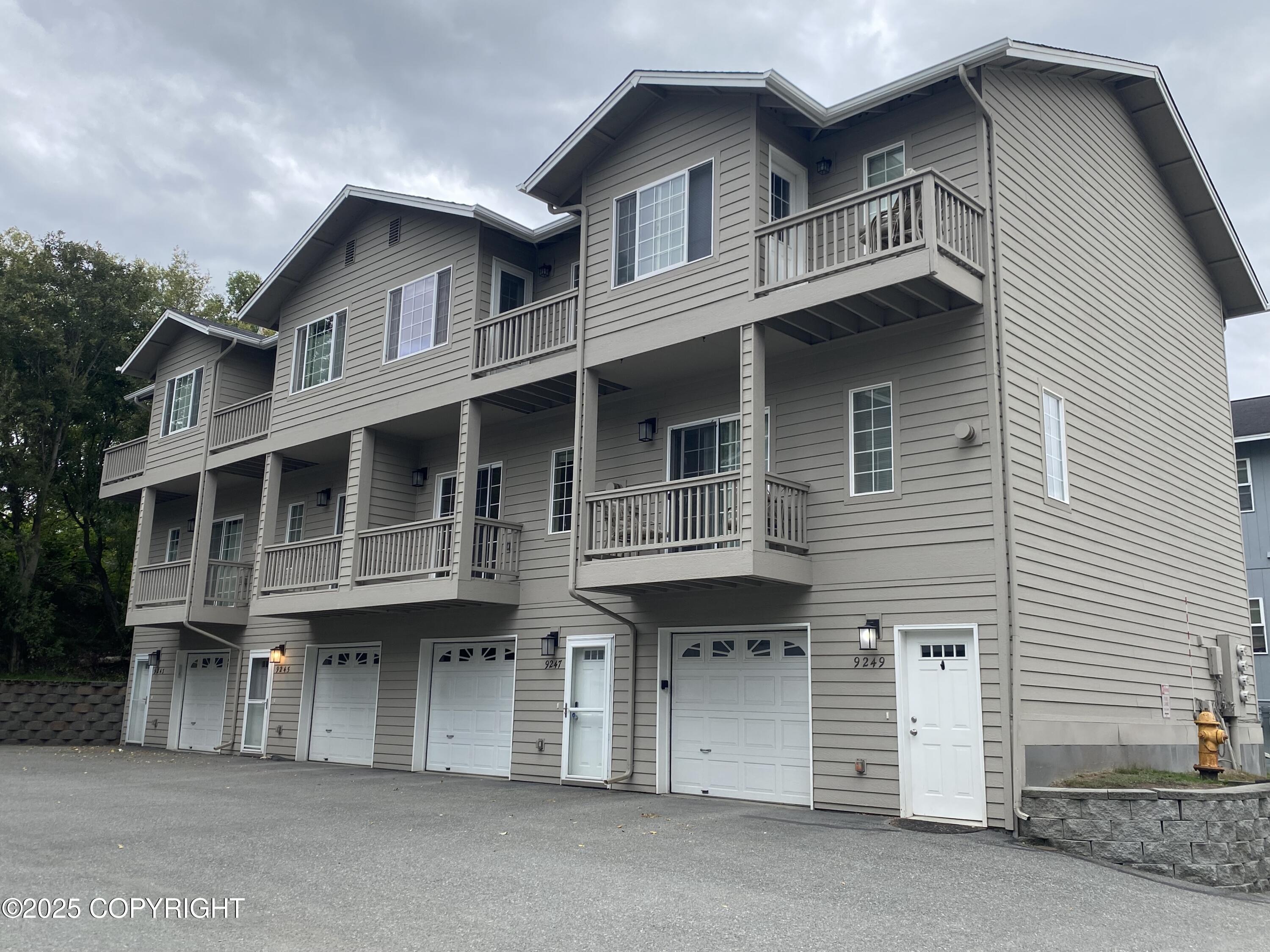 9247 Commons Place # 15 Unit: #15