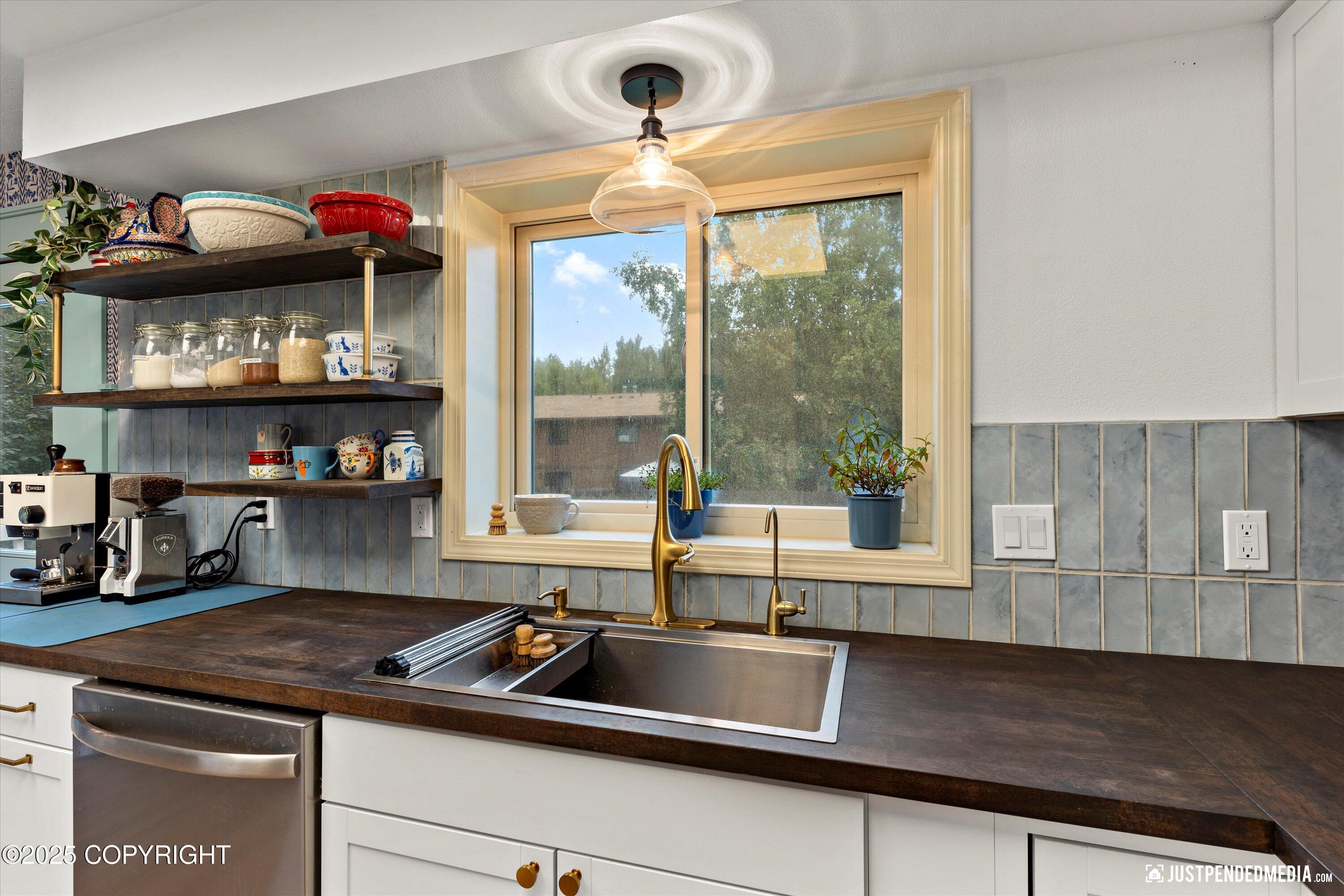 8000 Summerset Drive