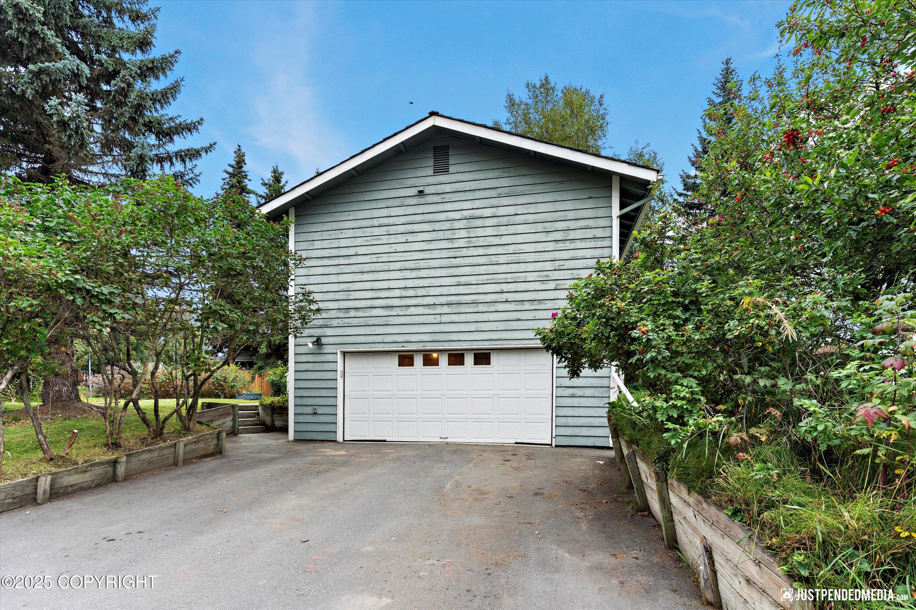 8000 Summerset Drive